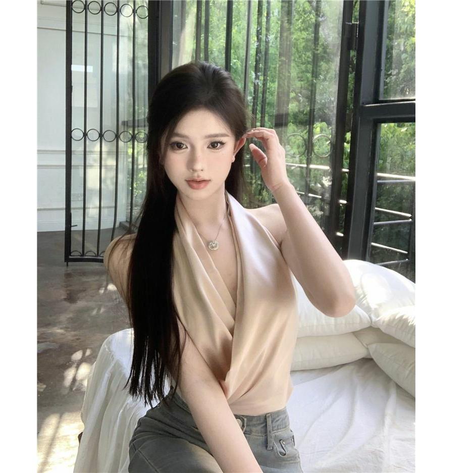 Women Solid V-Neck Top