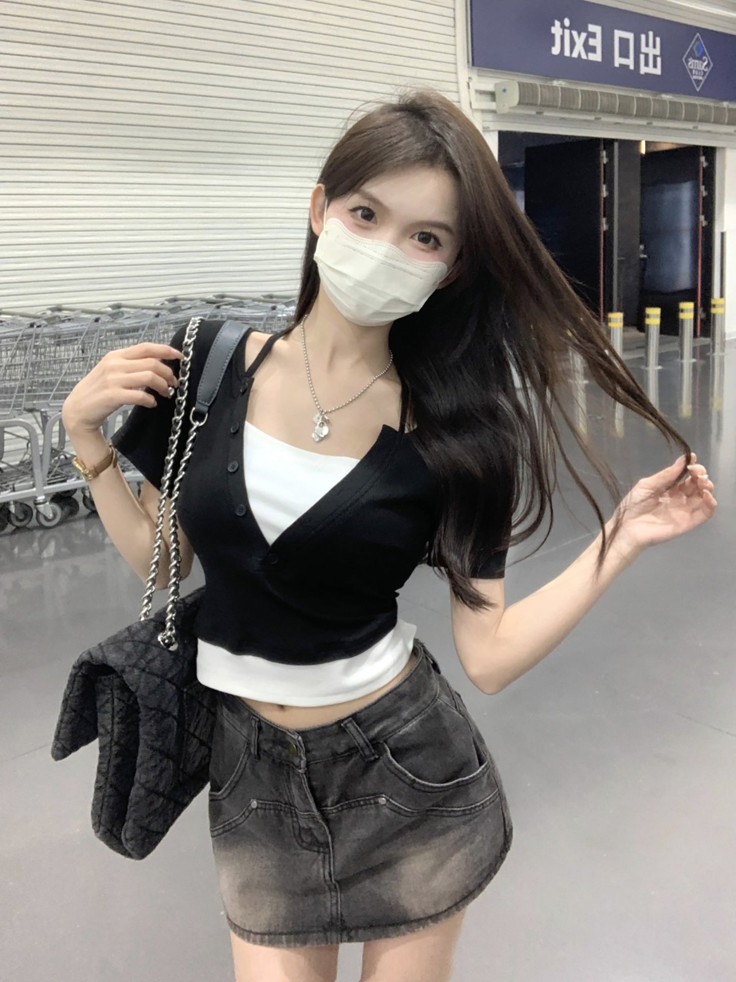 Women Solid V-Neck Top