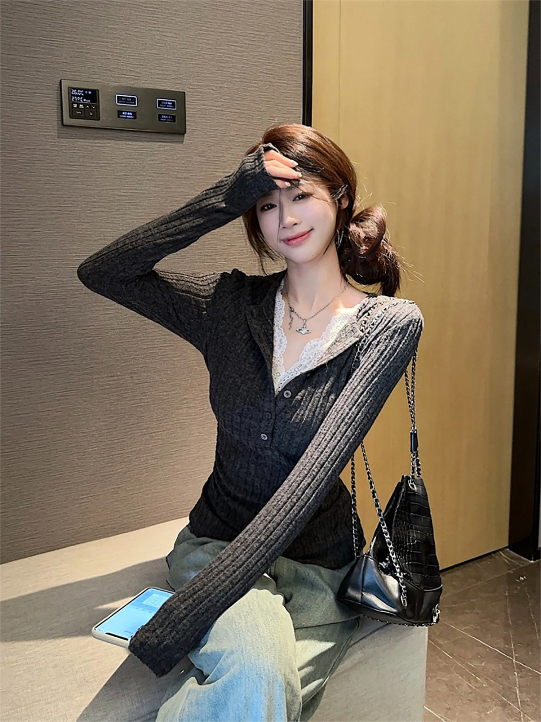 StyleCast Women Grey Ribbed V-neck Top