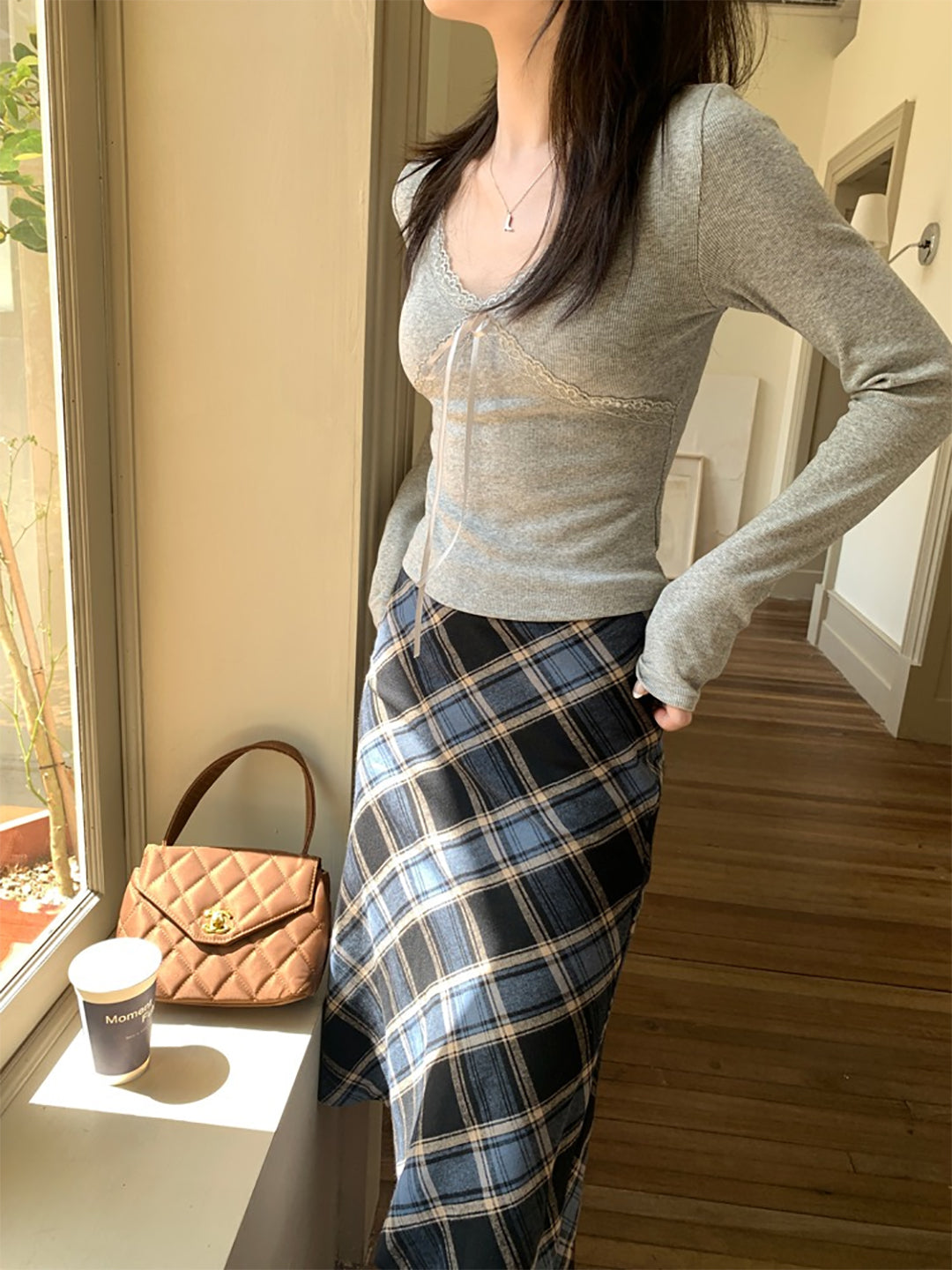 Women Fitted Extended Sleeves Top