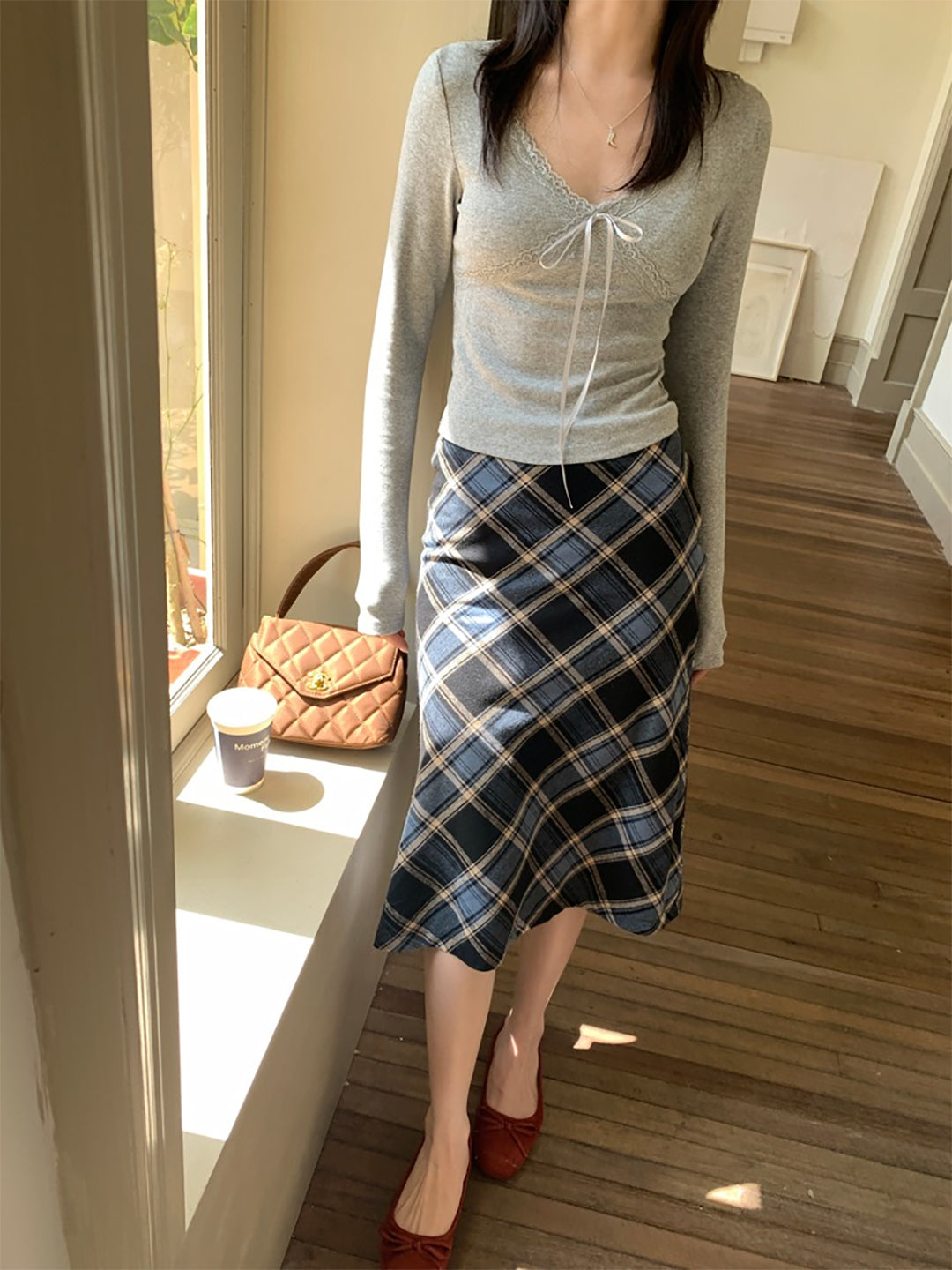 Women Fitted Extended Sleeves Top