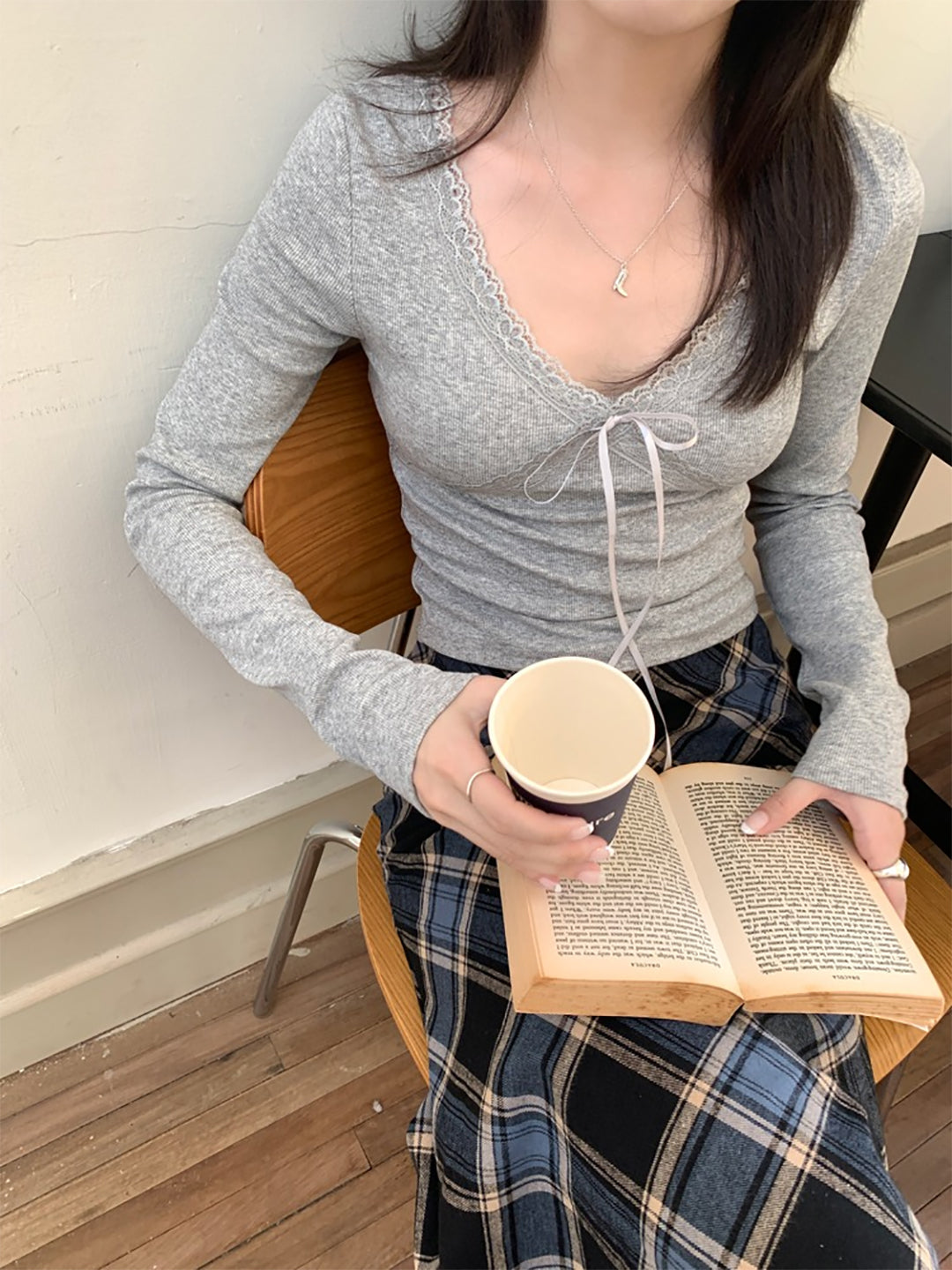 Women Fitted Extended Sleeves Top