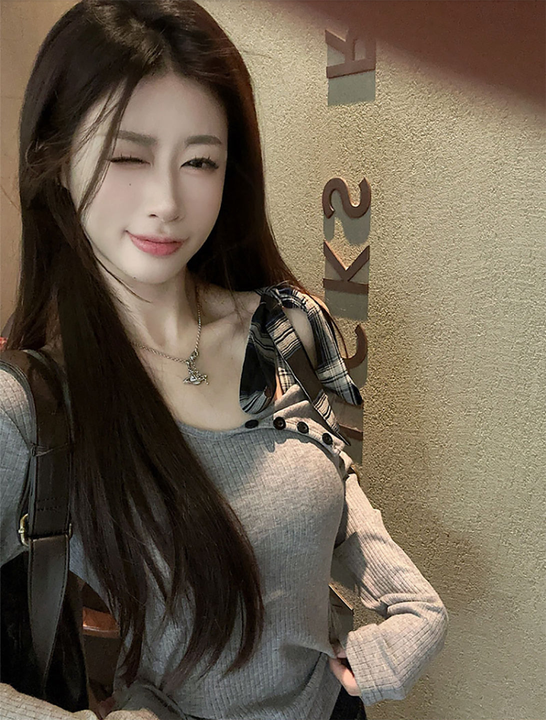 Women Extended Sleeves Top