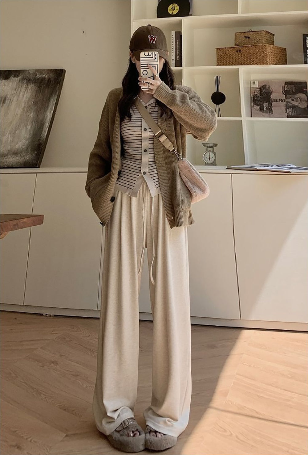 Women Loose Fit Mid-Rise Wide Leg Trousers