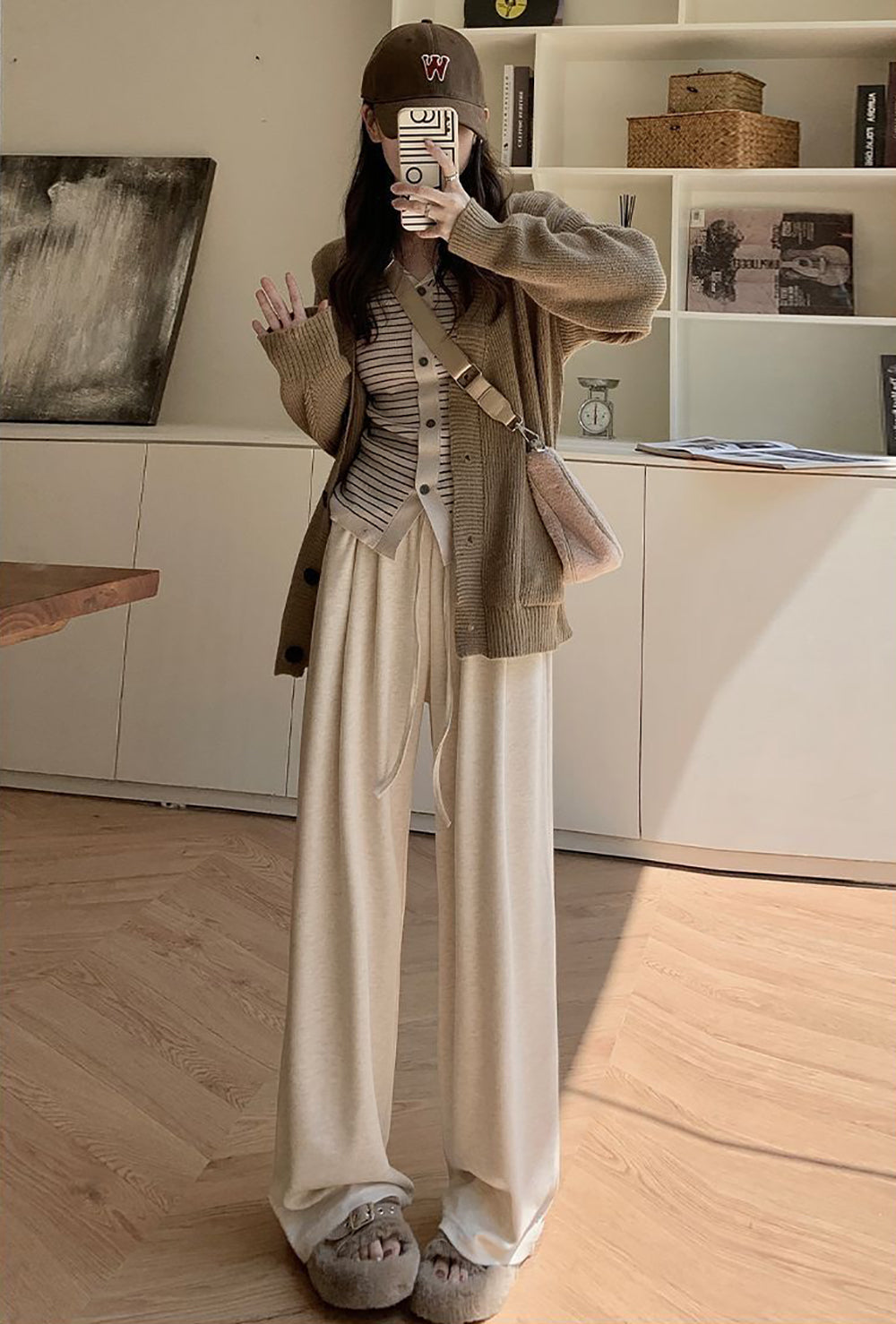 Women Loose Fit Mid-Rise Wide Leg Trousers