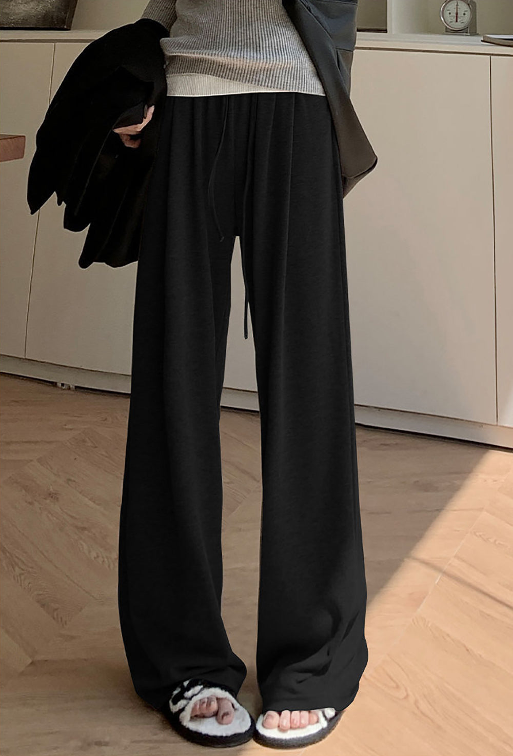 Women Mid-Rise Loose Fit Wide Leg Trousers