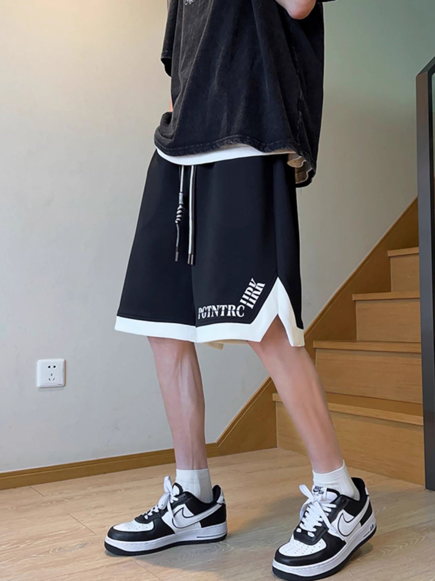 Men Typography Printed Regular Fit Mid-Rise Shorts