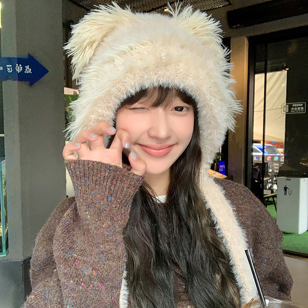 Women Beanie  has a visor
