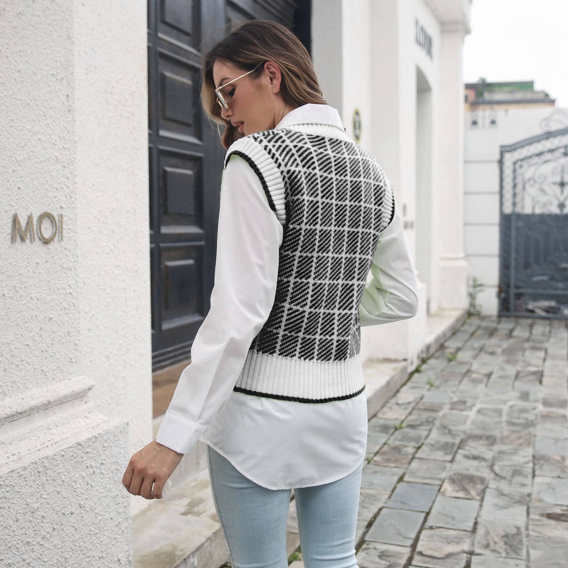 Women Black & White Checked Sweater