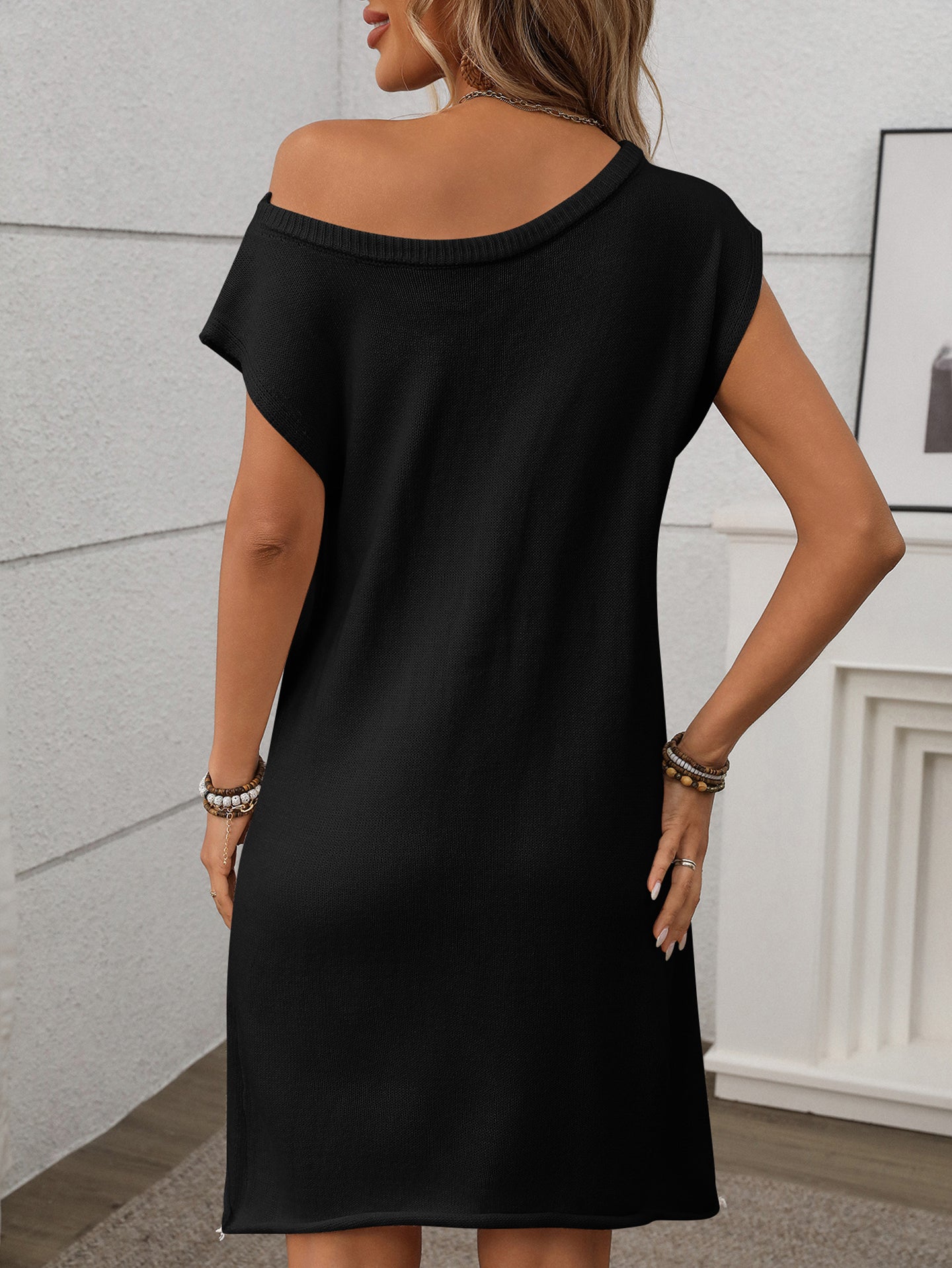 Women Solid Boat Neck Bodycon Knee Dress