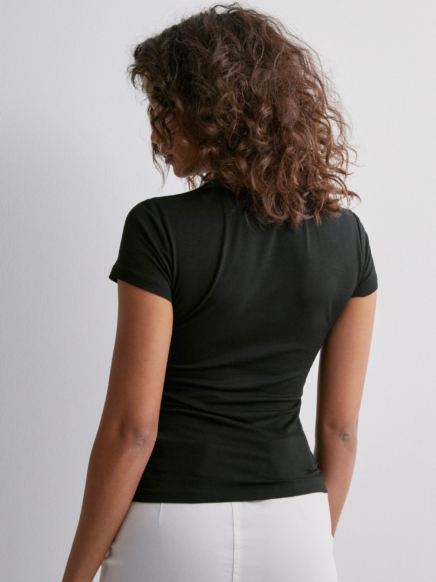 Women Solid Round Neck Top