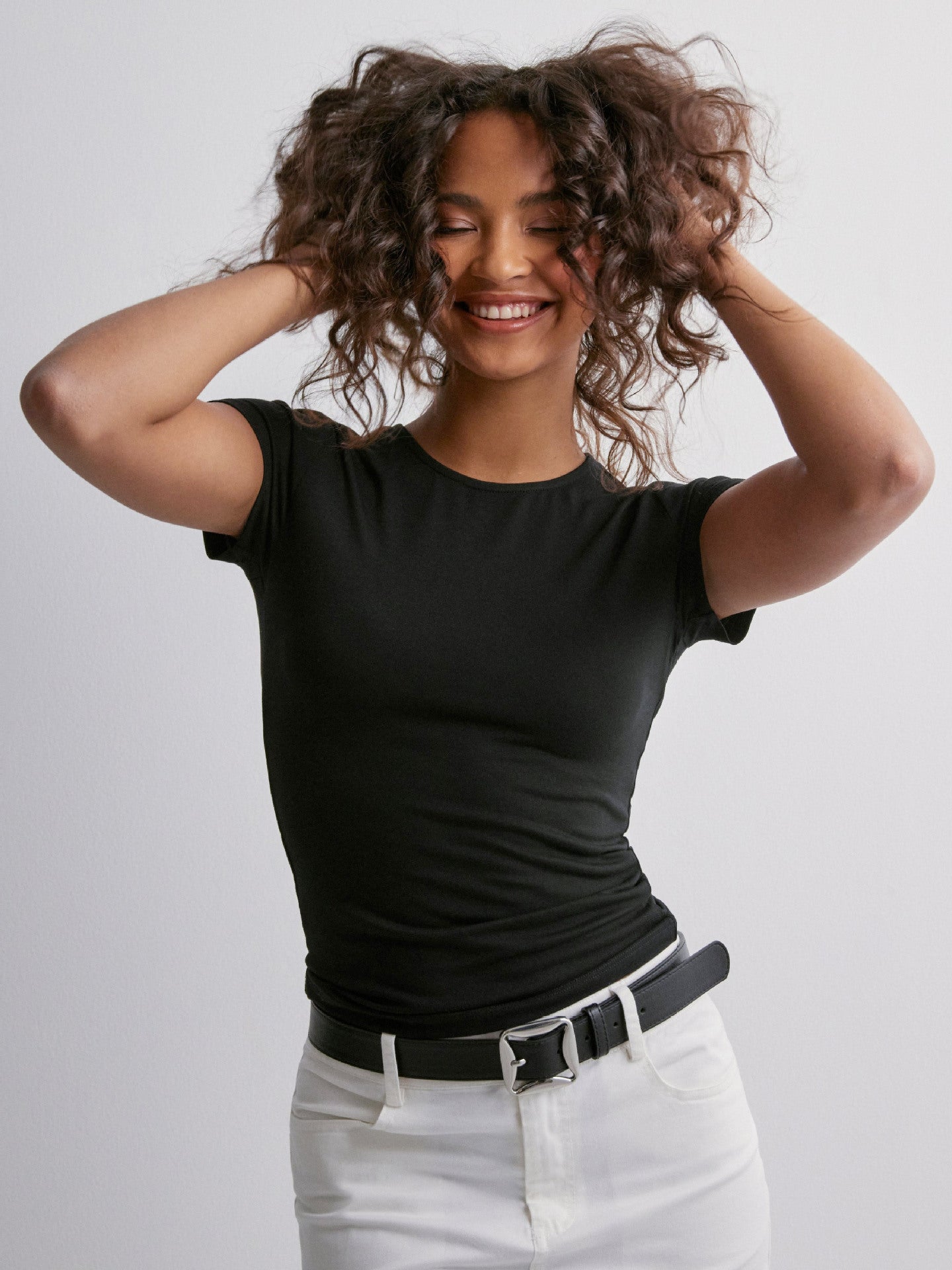 Women Solid Round Neck Top