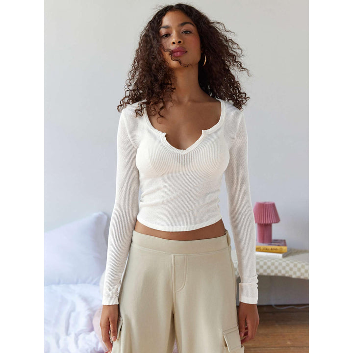 Women Solid Scoop Neck Top