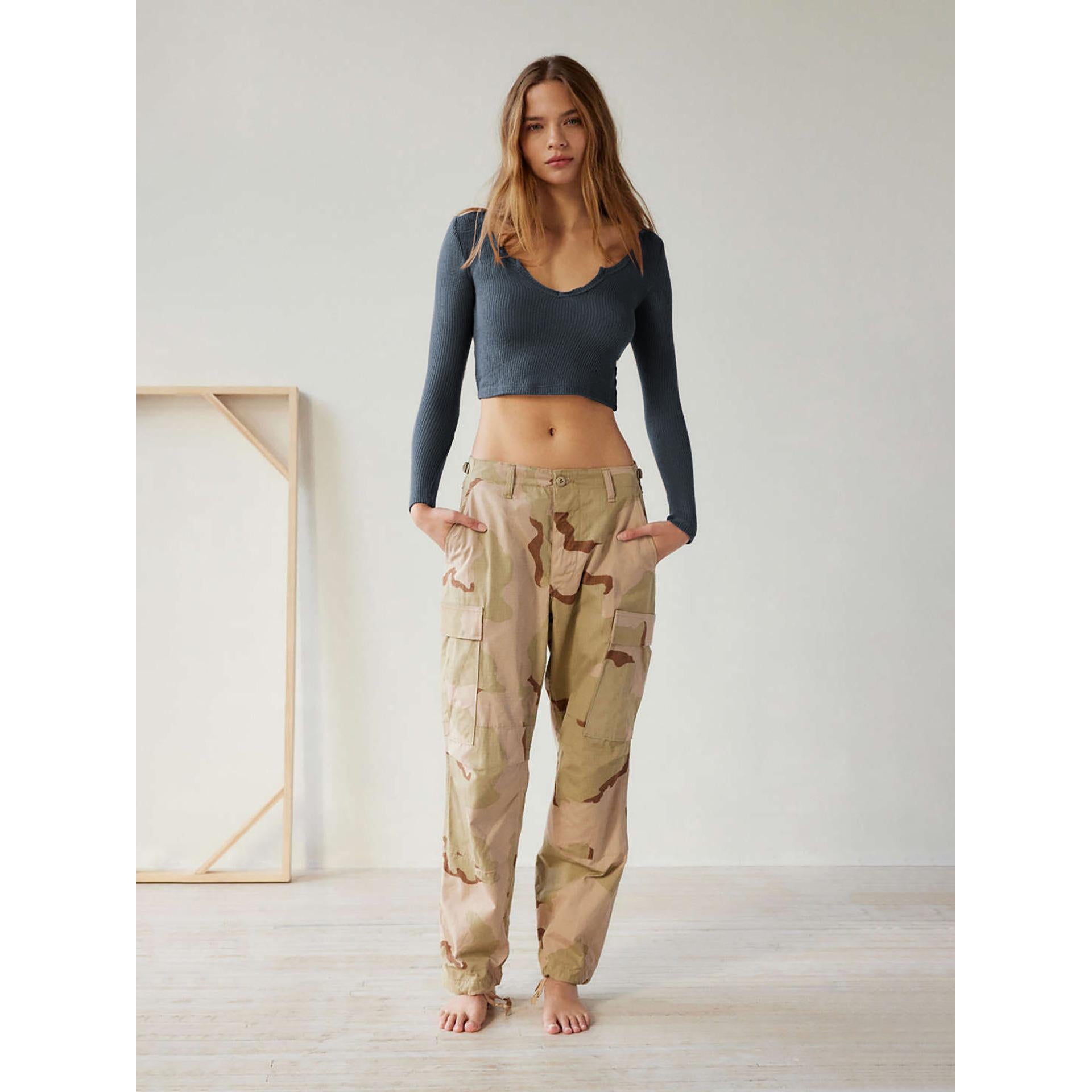 Women Solid Scoop Neck Top