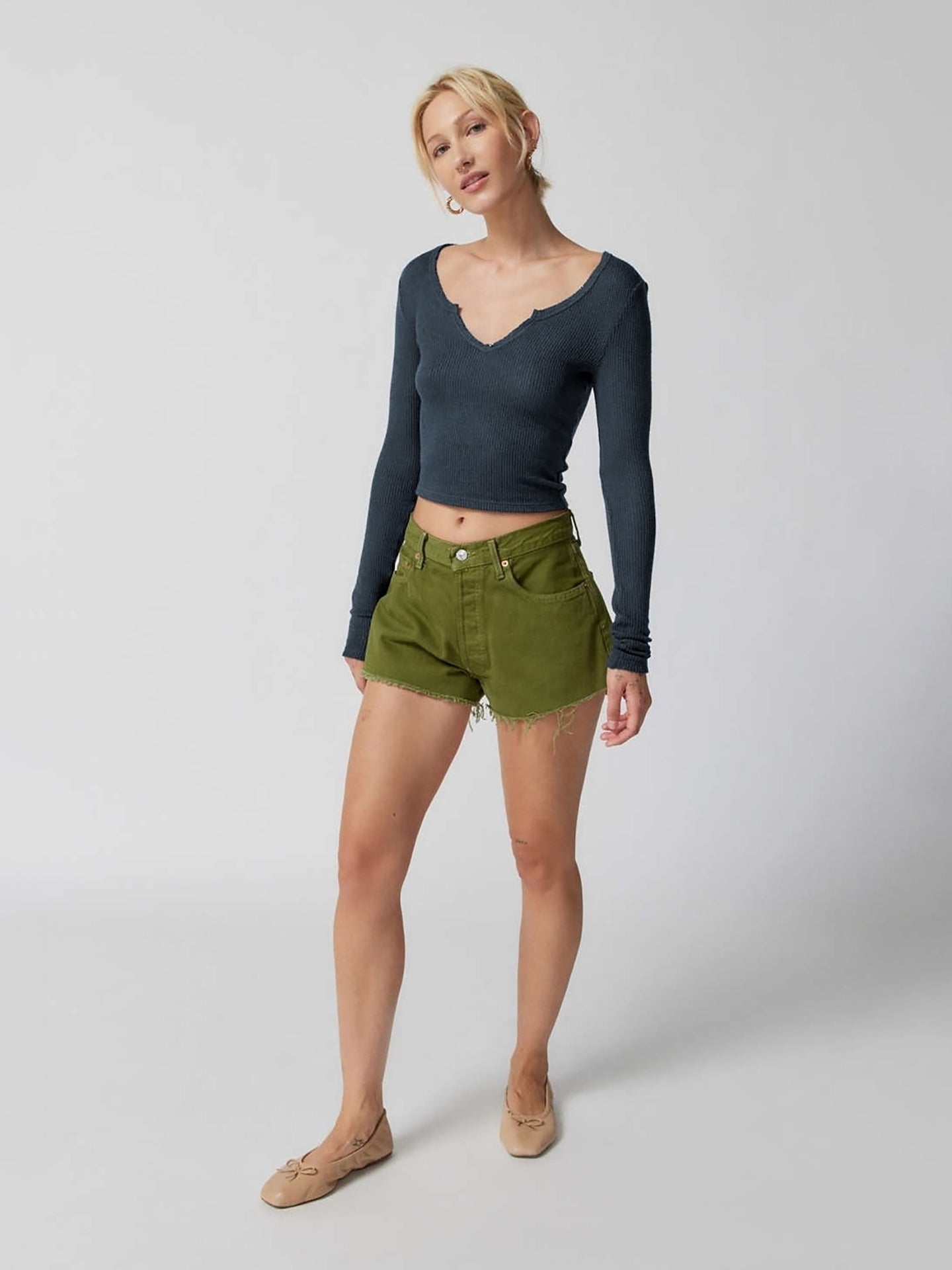 Women Solid Scoop Neck Top