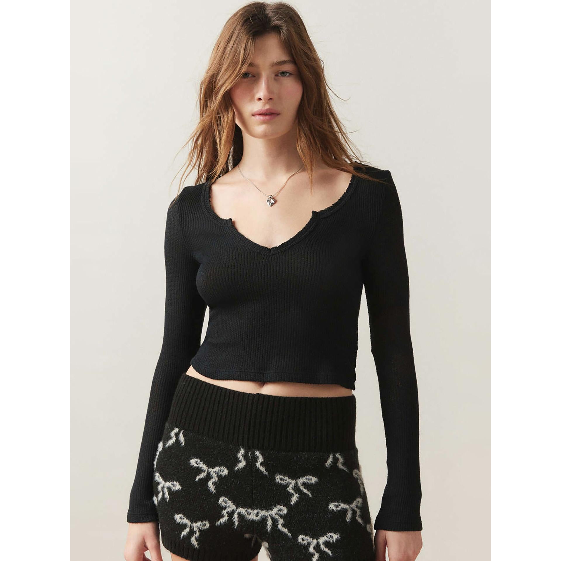 Women Solid Scoop Neck Top
