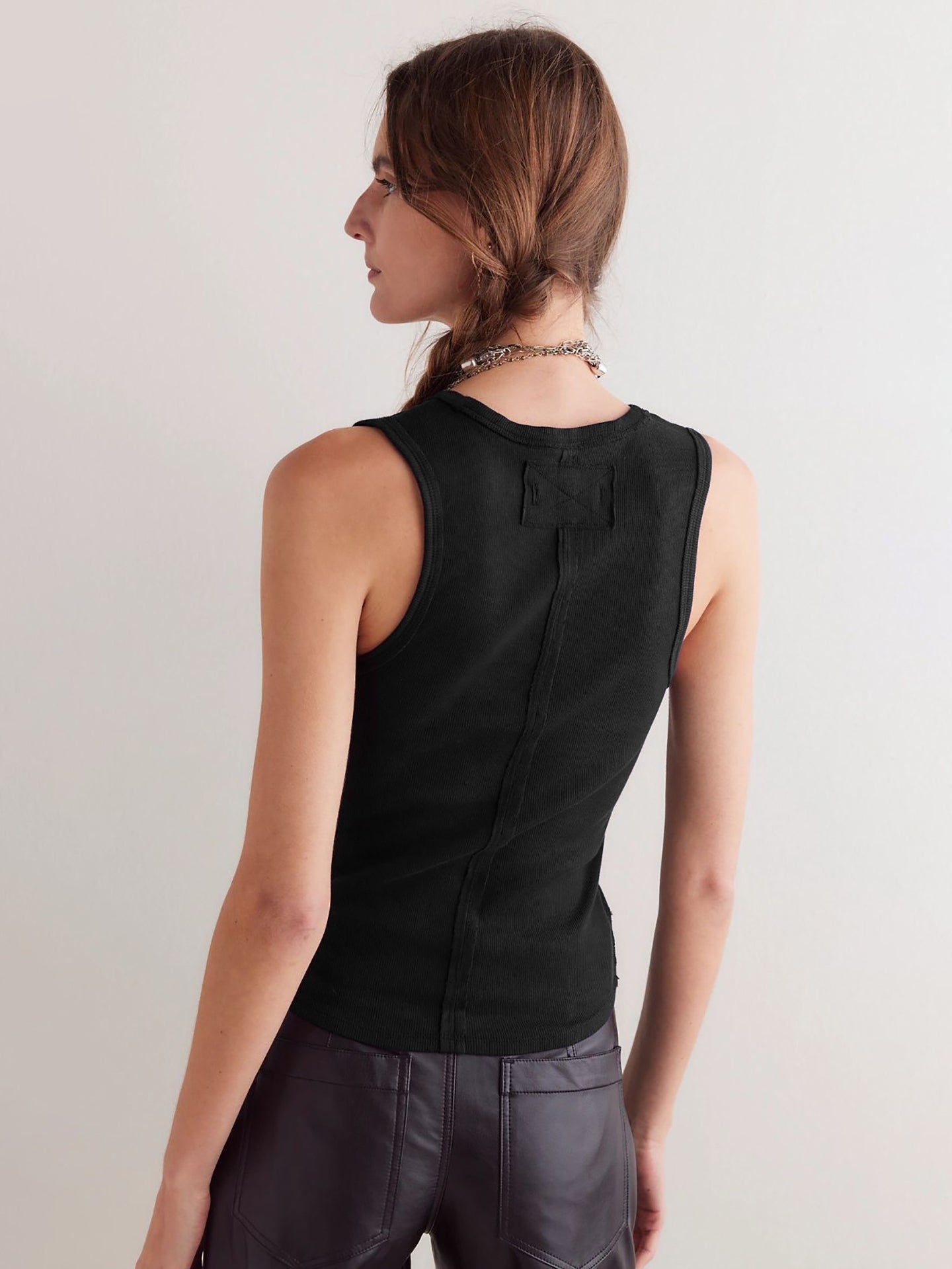 Women Ribbed V-Neck Sleeveless Top
