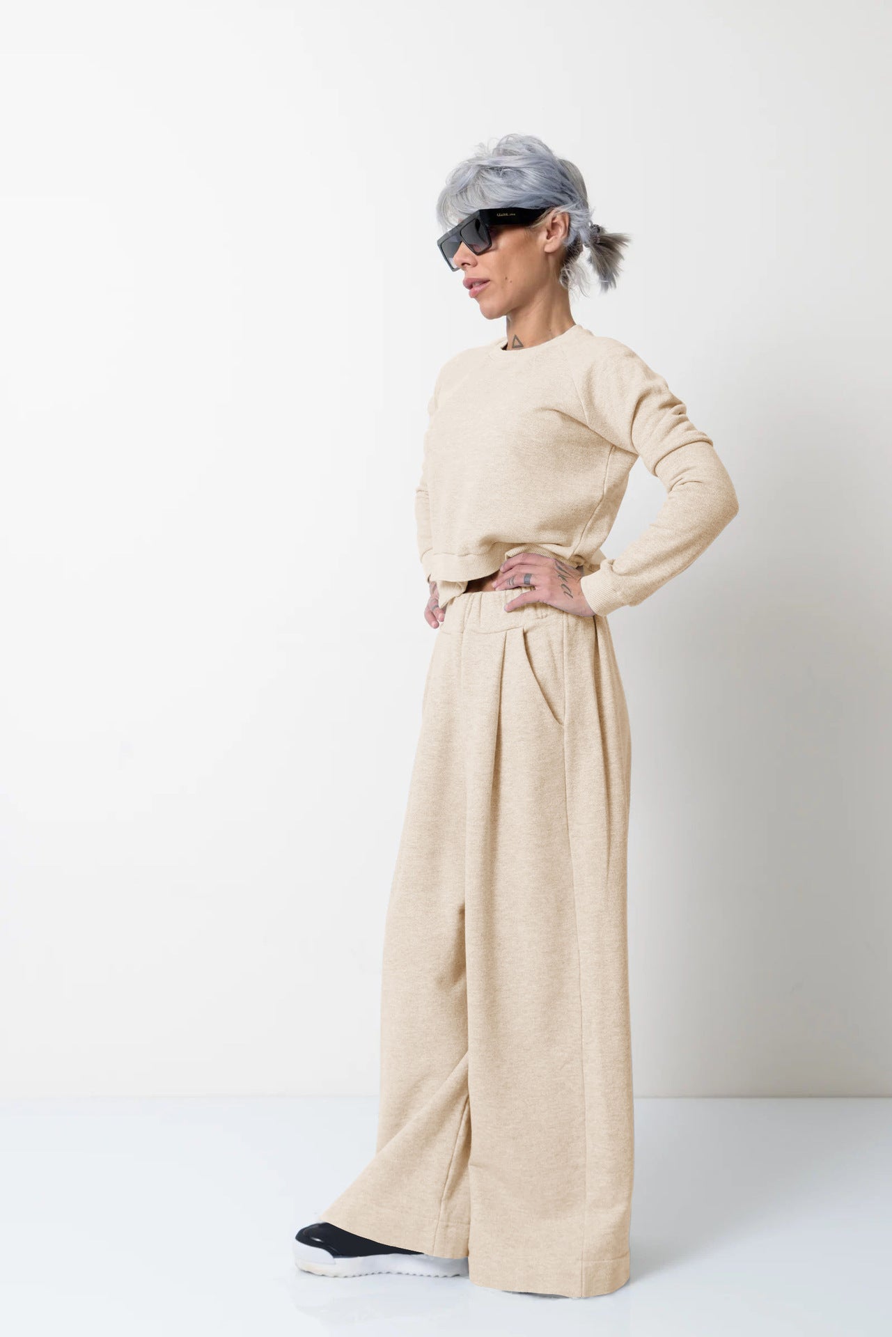 Women Solid T-Shirt & Palazzo Set