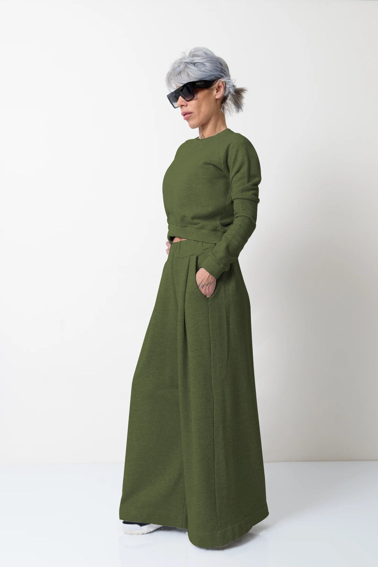 Women Solid T-Shirt & Palazzo