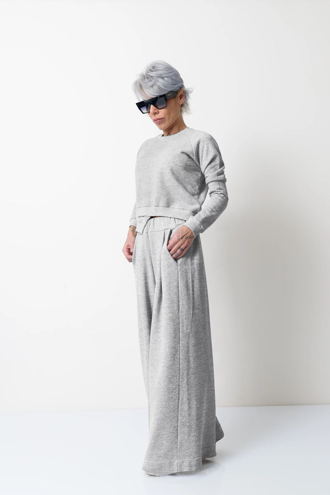 Women Solid T-Shirt & Palazzo