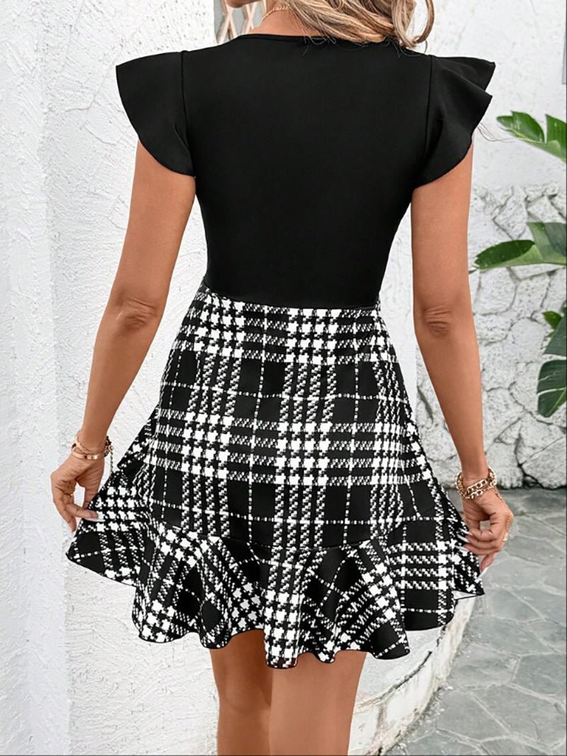 Women Checked Gathered or Pleated Flutter Sleeves Sheath Dress