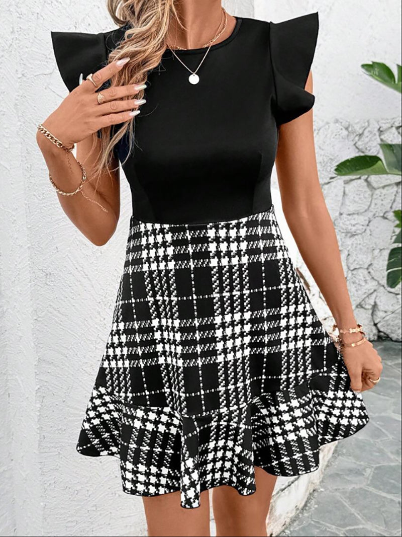 Women Checked Gathered or Pleated Flutter Sleeves Sheath Dress