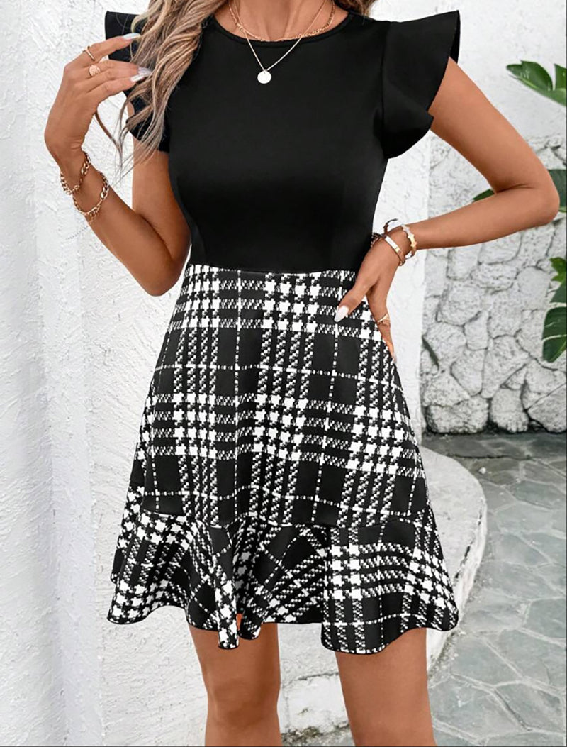 Women Checked Gathered or Pleated Flutter Sleeves Sheath Dress