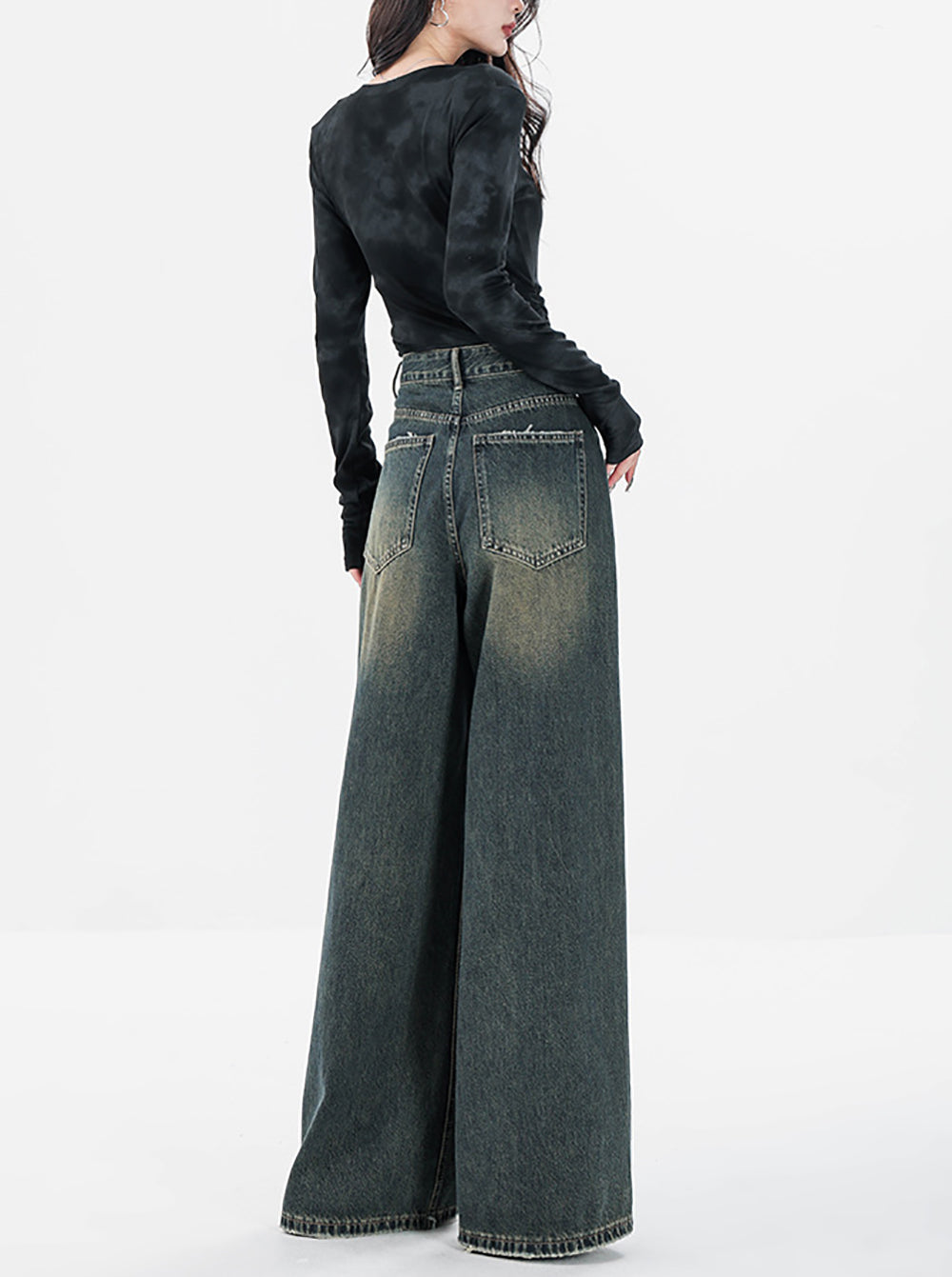 Women Relaxed Fit Heavy Fade Jeans