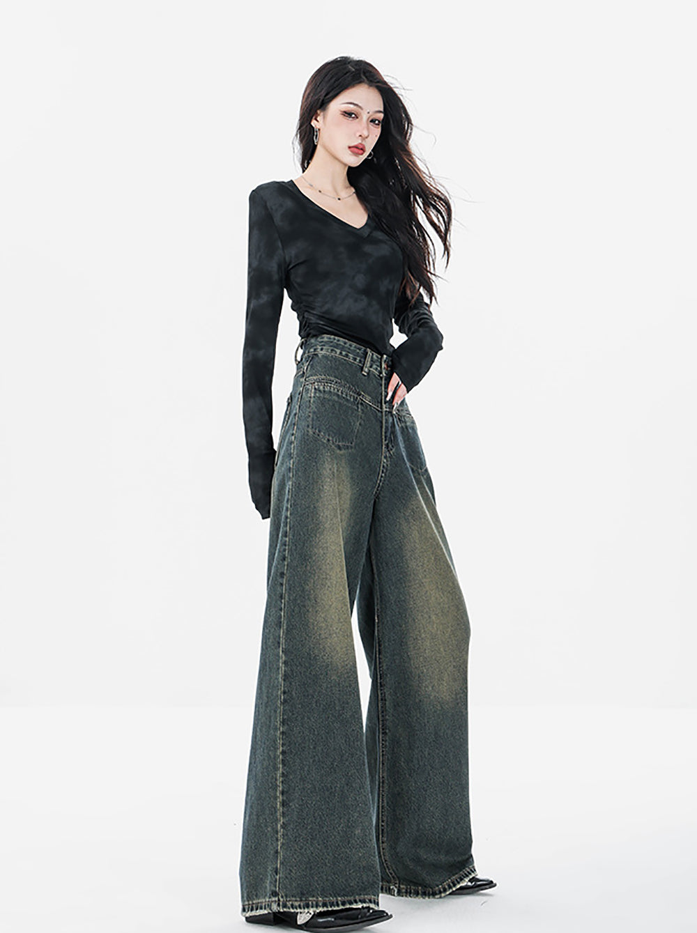 Women Relaxed Fit Heavy Fade Jeans