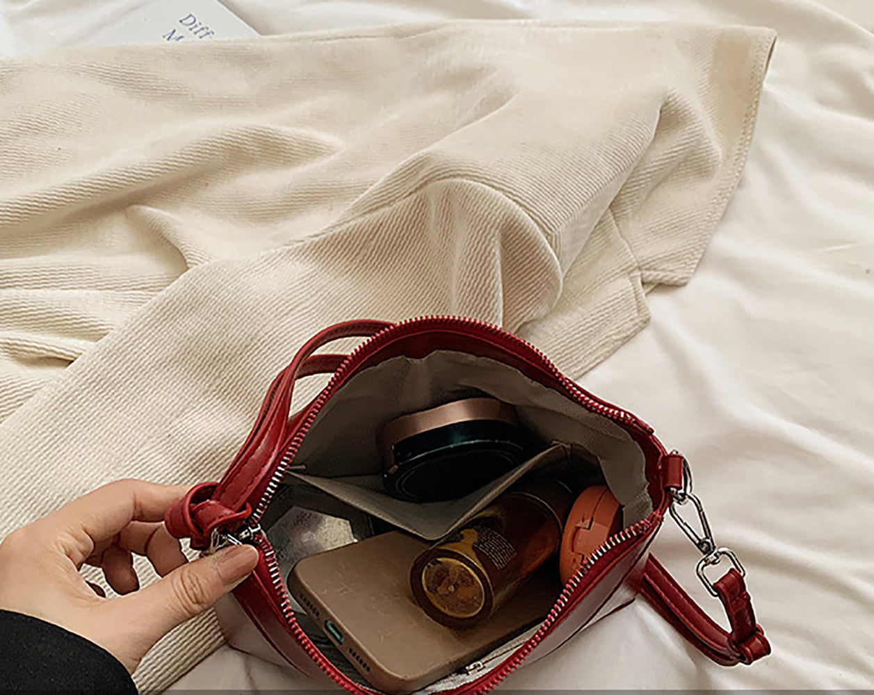 Women Solid Shopper Shoulder Bag