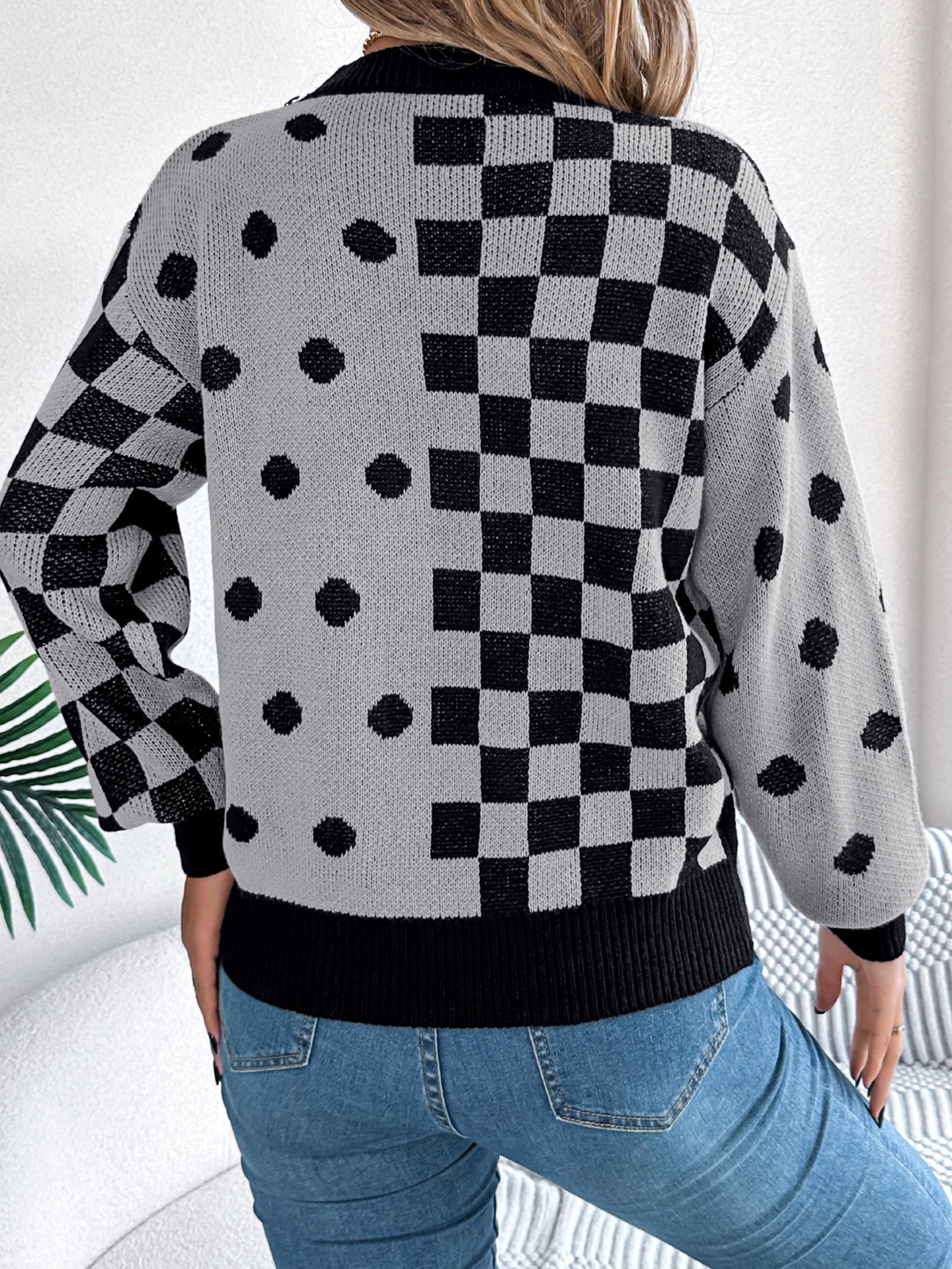 Women Colourblocked Pullover Sweater