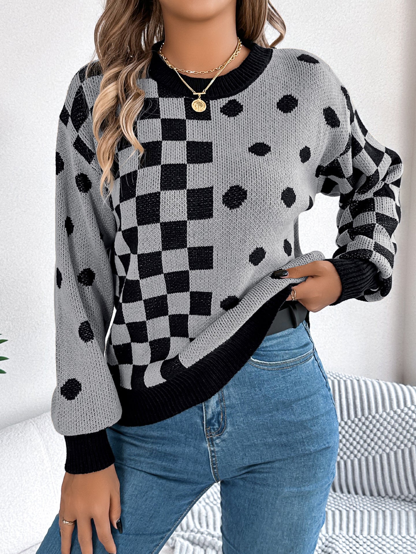 Women Colourblocked Pullover Sweater