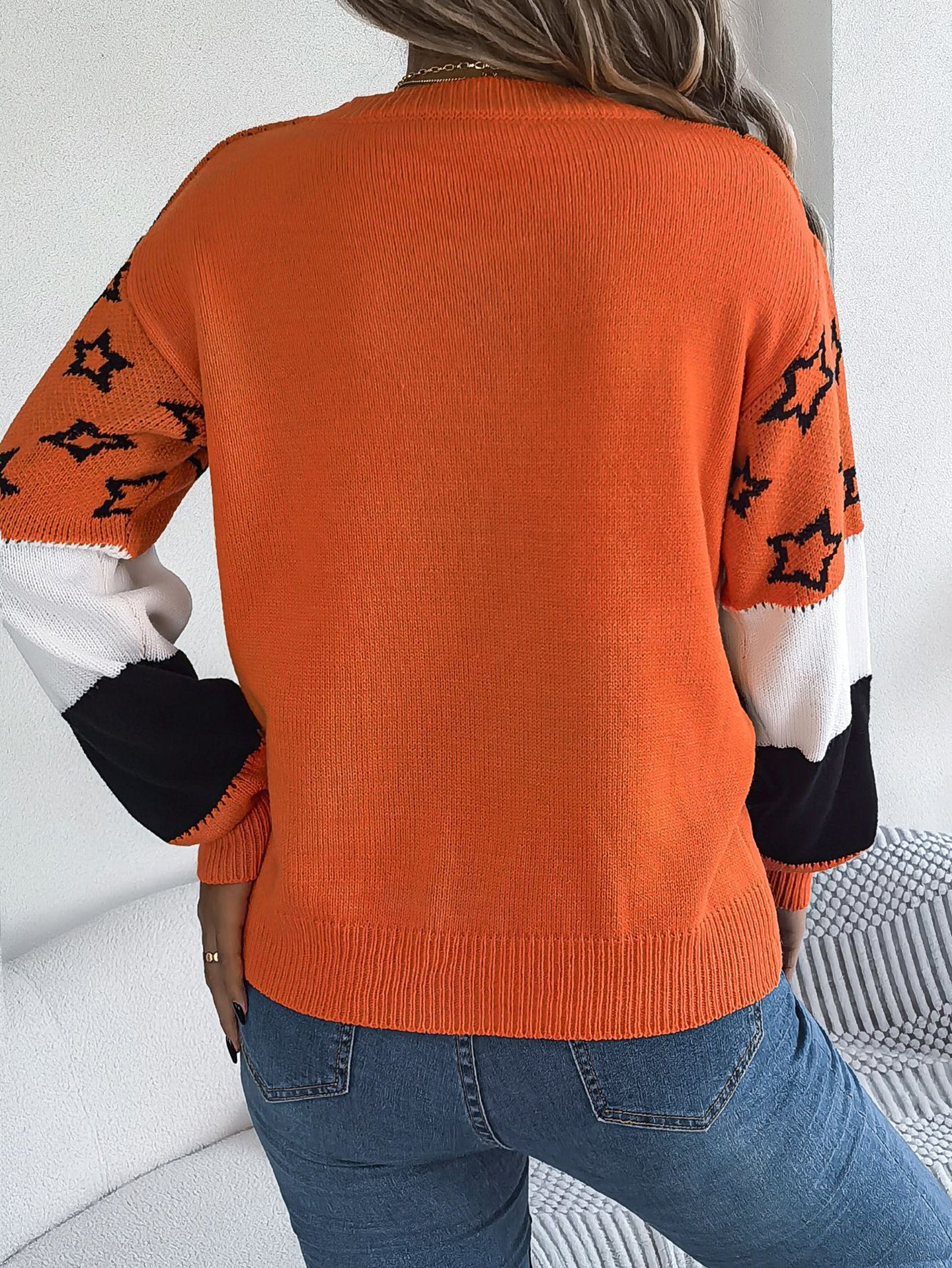 Women Colourblocked Pullover Sweaters