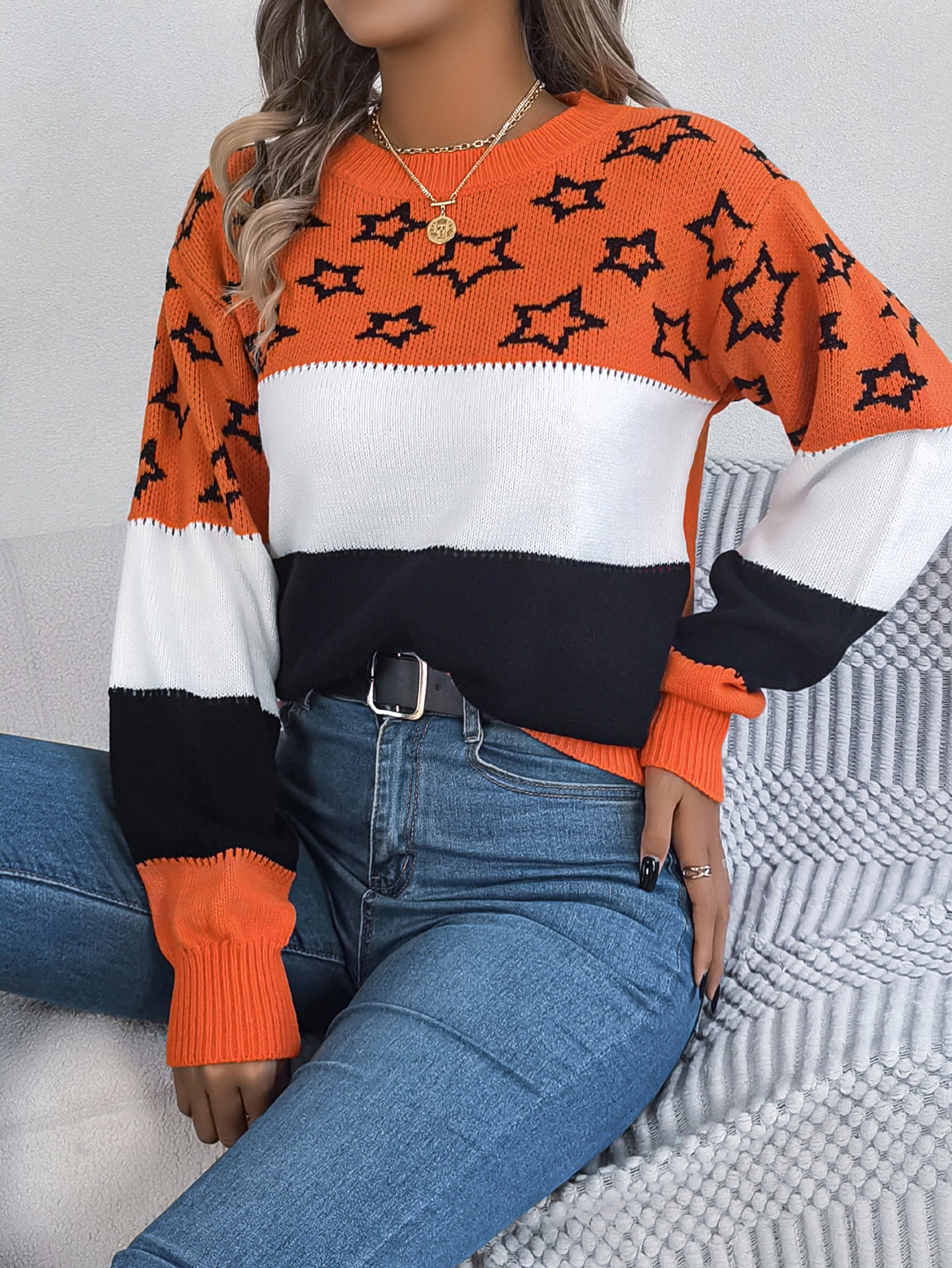 Women Colourblocked Pullover Sweaters