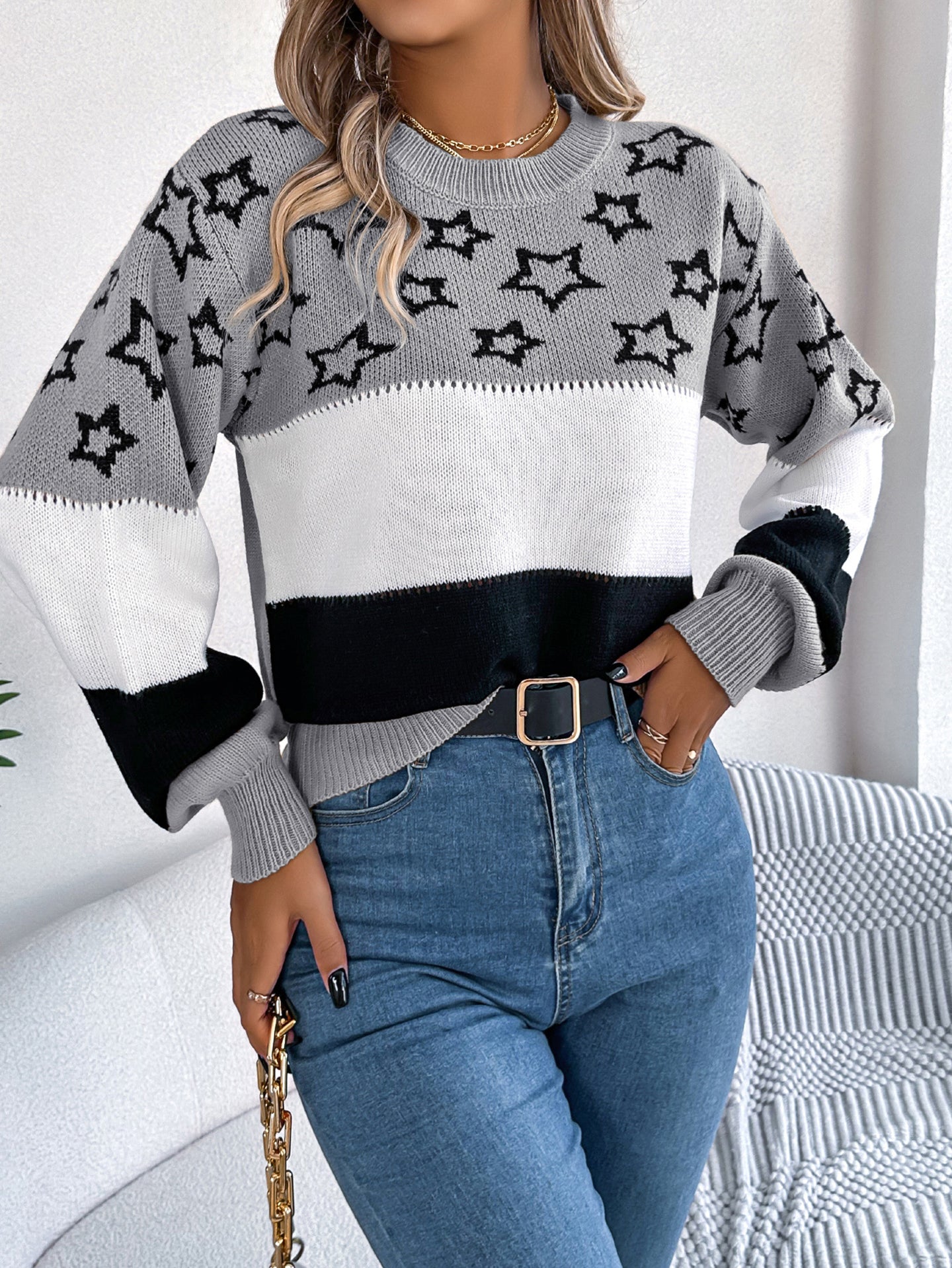 Women Colourblocked Pullover Sweater