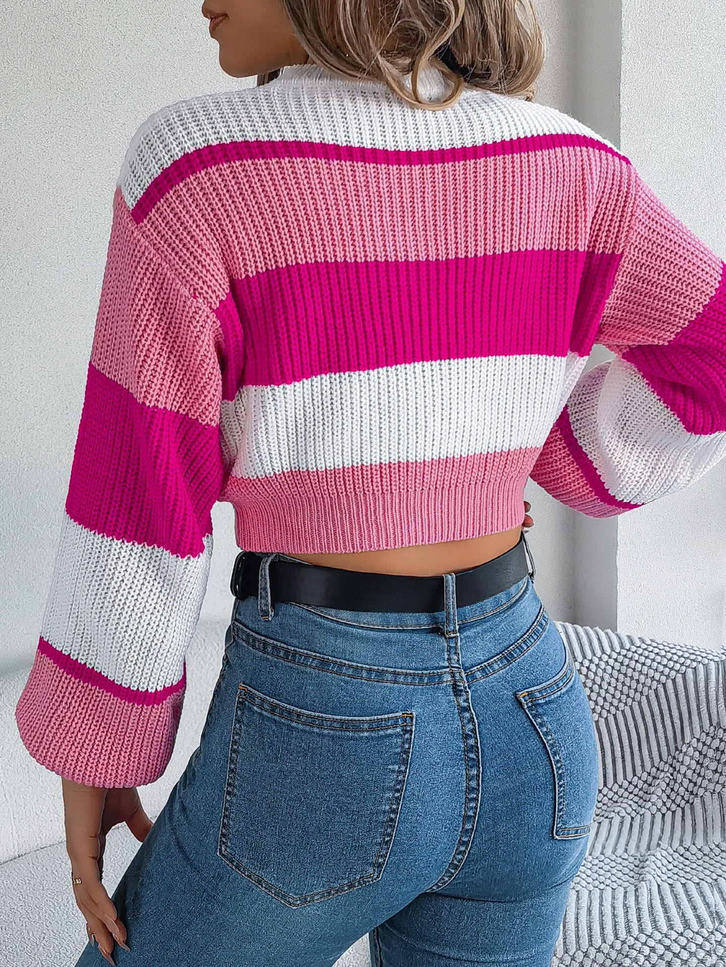 Women Colourblocked Pullover Sweaters