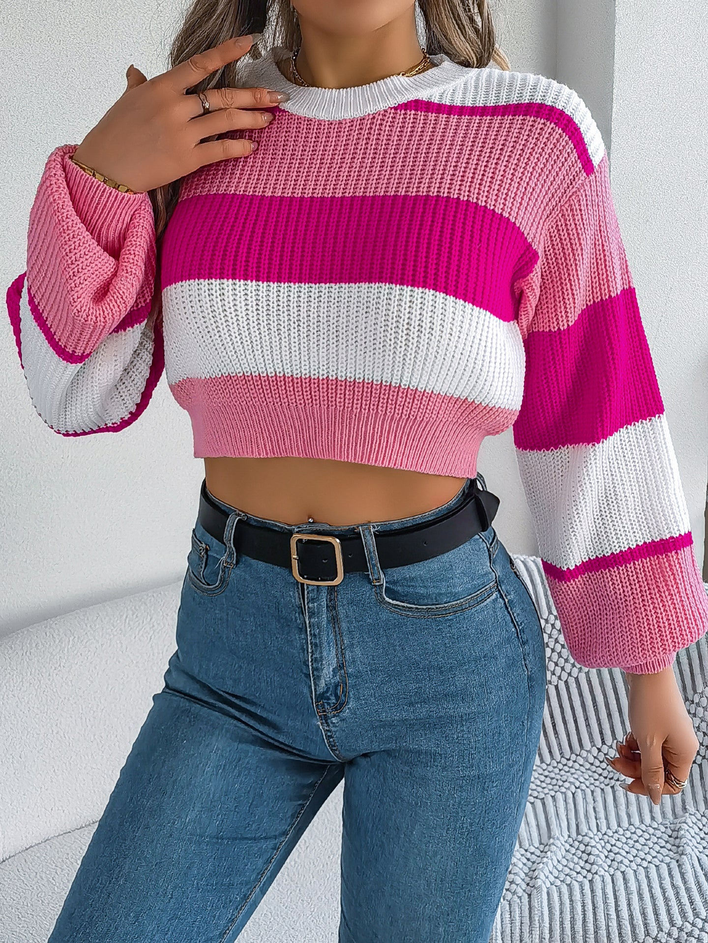 Women Colourblocked Pullover Sweaters