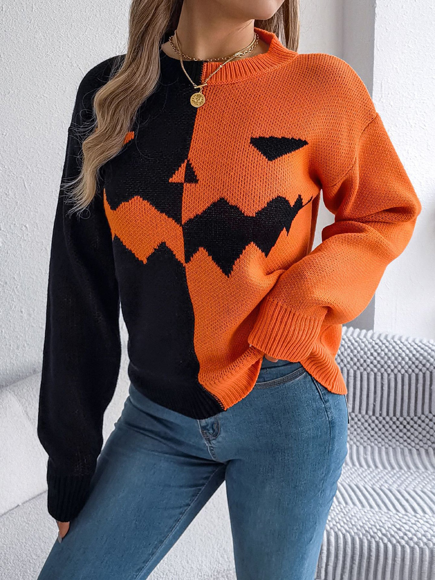 Women Colourblocked Pullover Sweater
