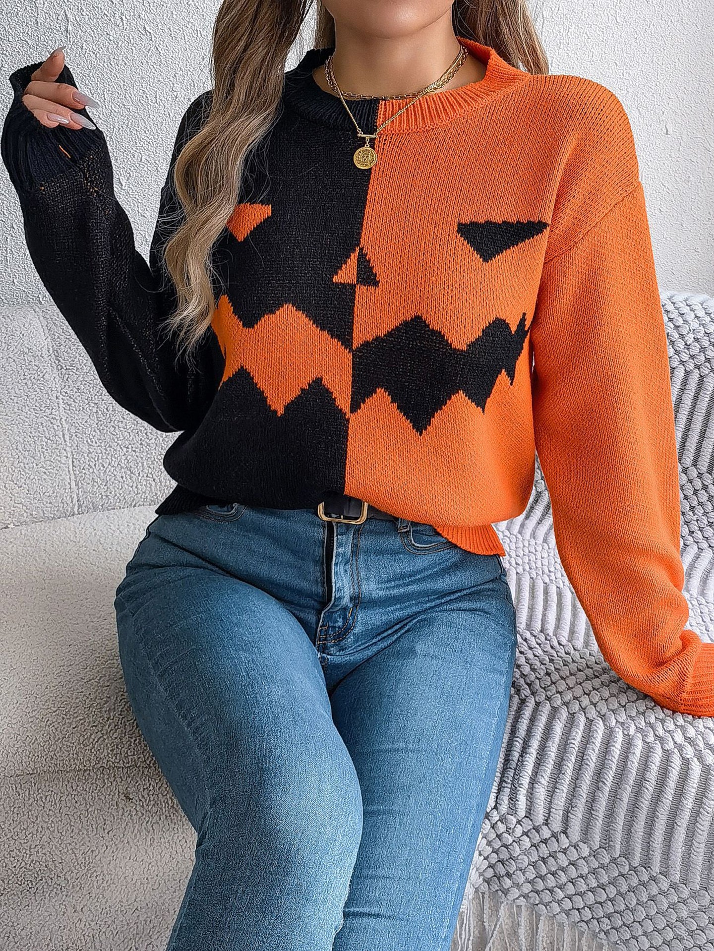 Women Colourblocked Pullover Sweater