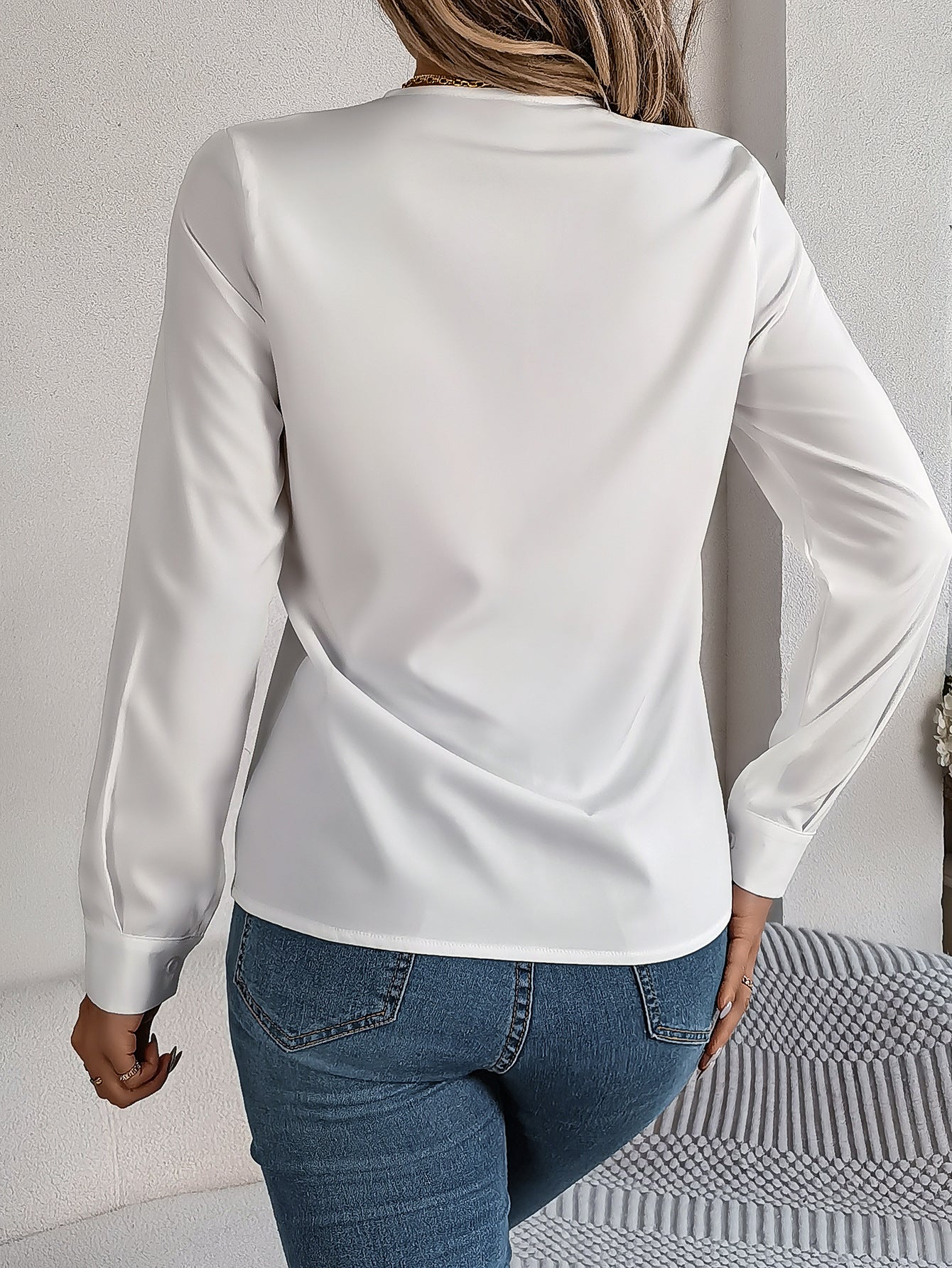 Women Solid V-Neck Top