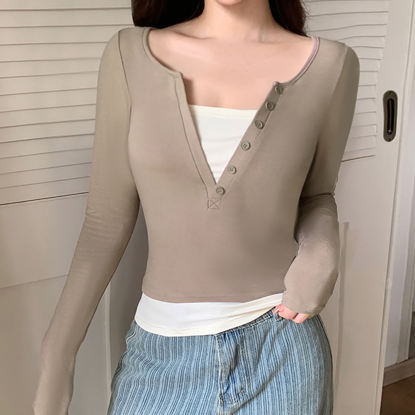 Women Solid V-Neck Top