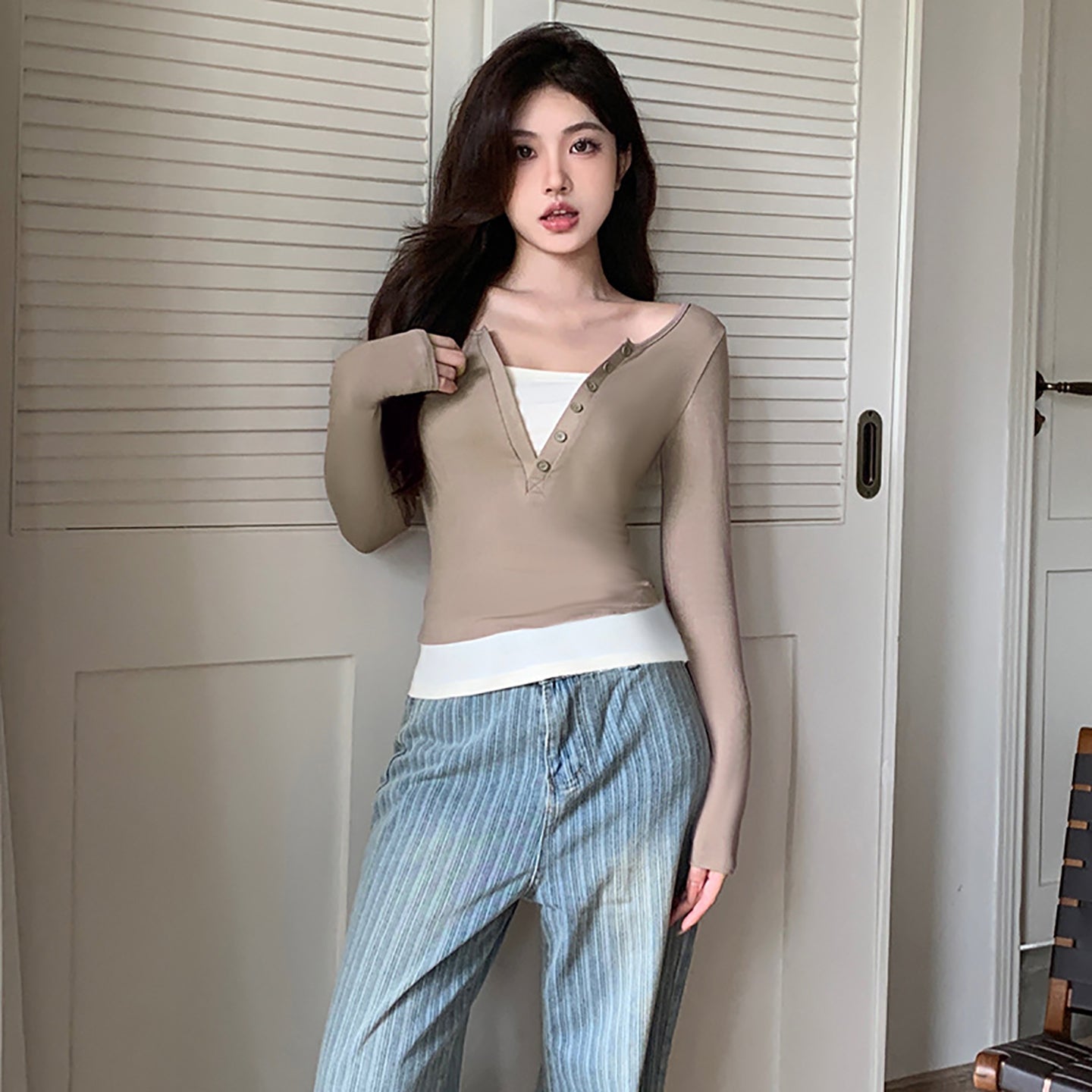 Women Solid V-Neck Top