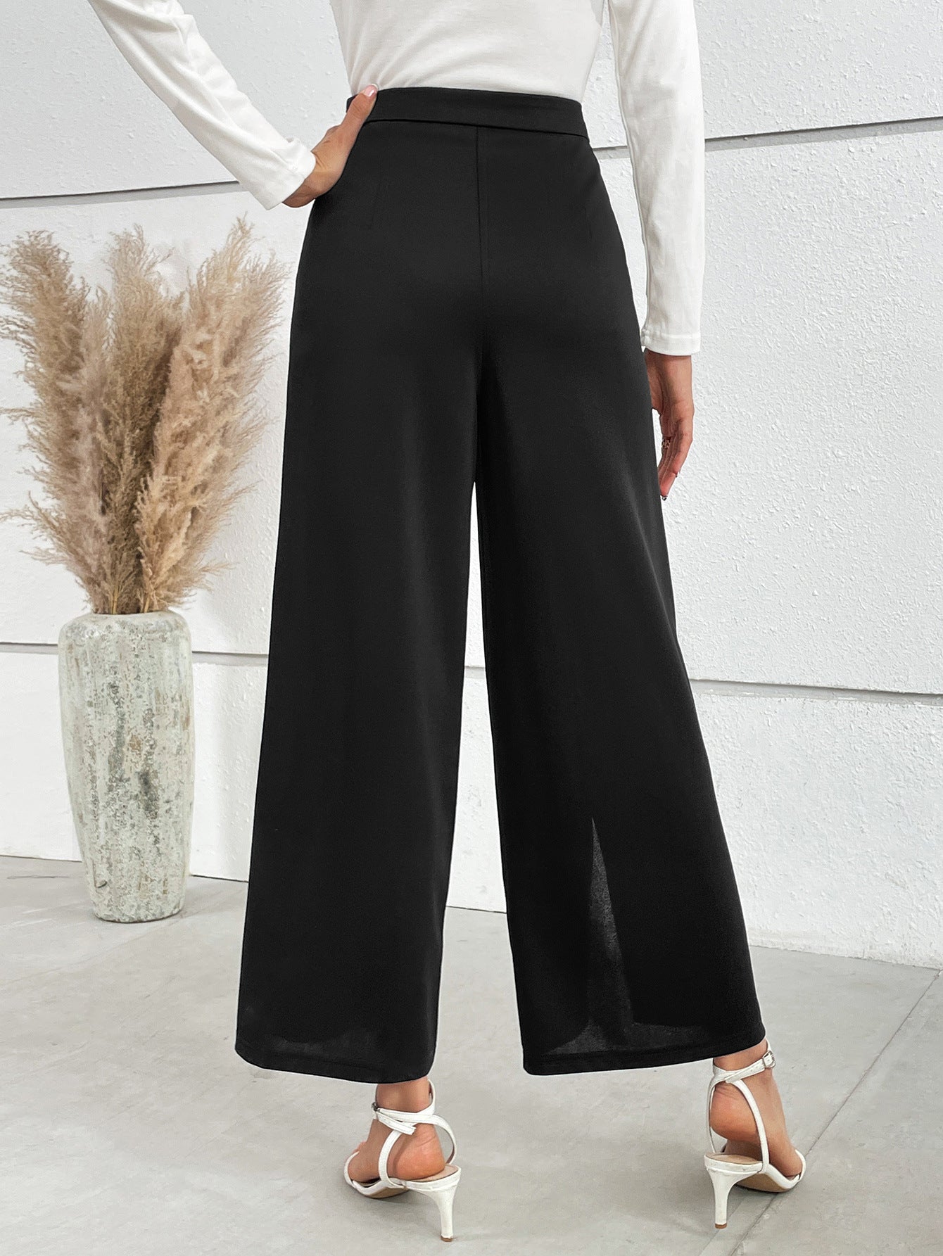Women Black Loose Fit High-Rise Pleated Parallel Trousers