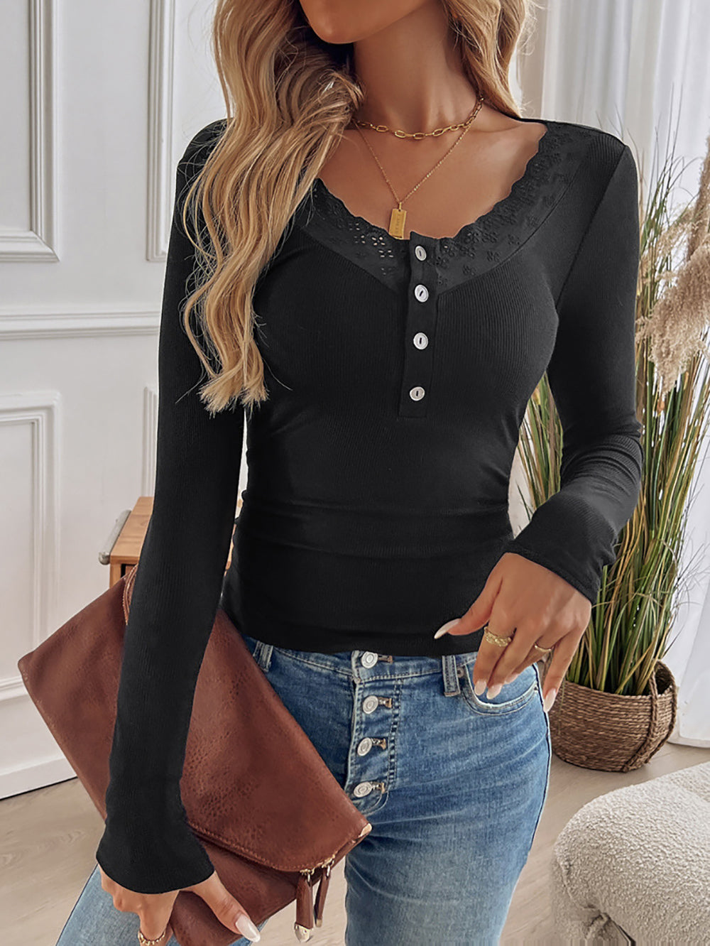Women Solid Scoop Neck Top
