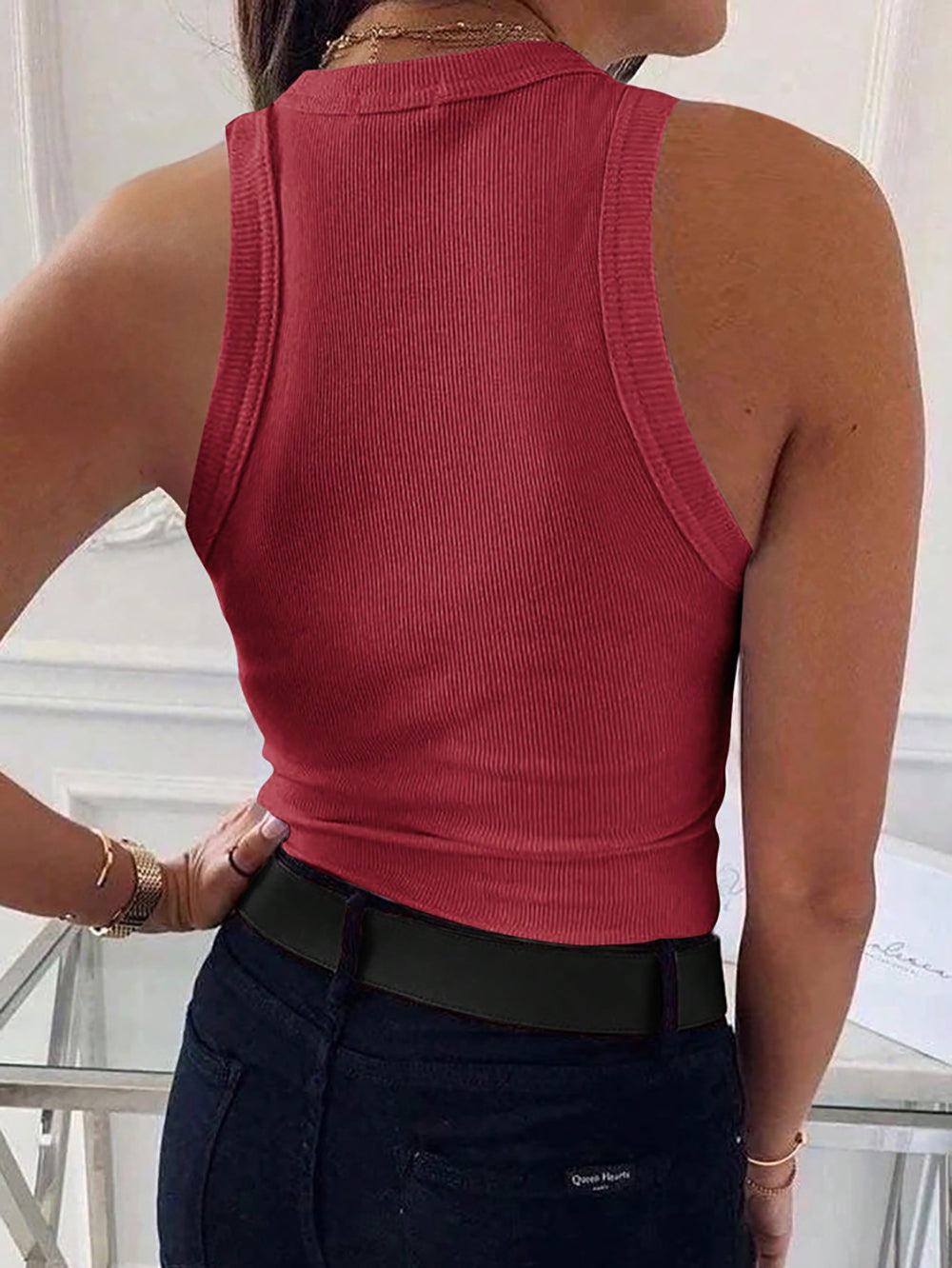 Women Sleeveless Round Neck Fitted Top
