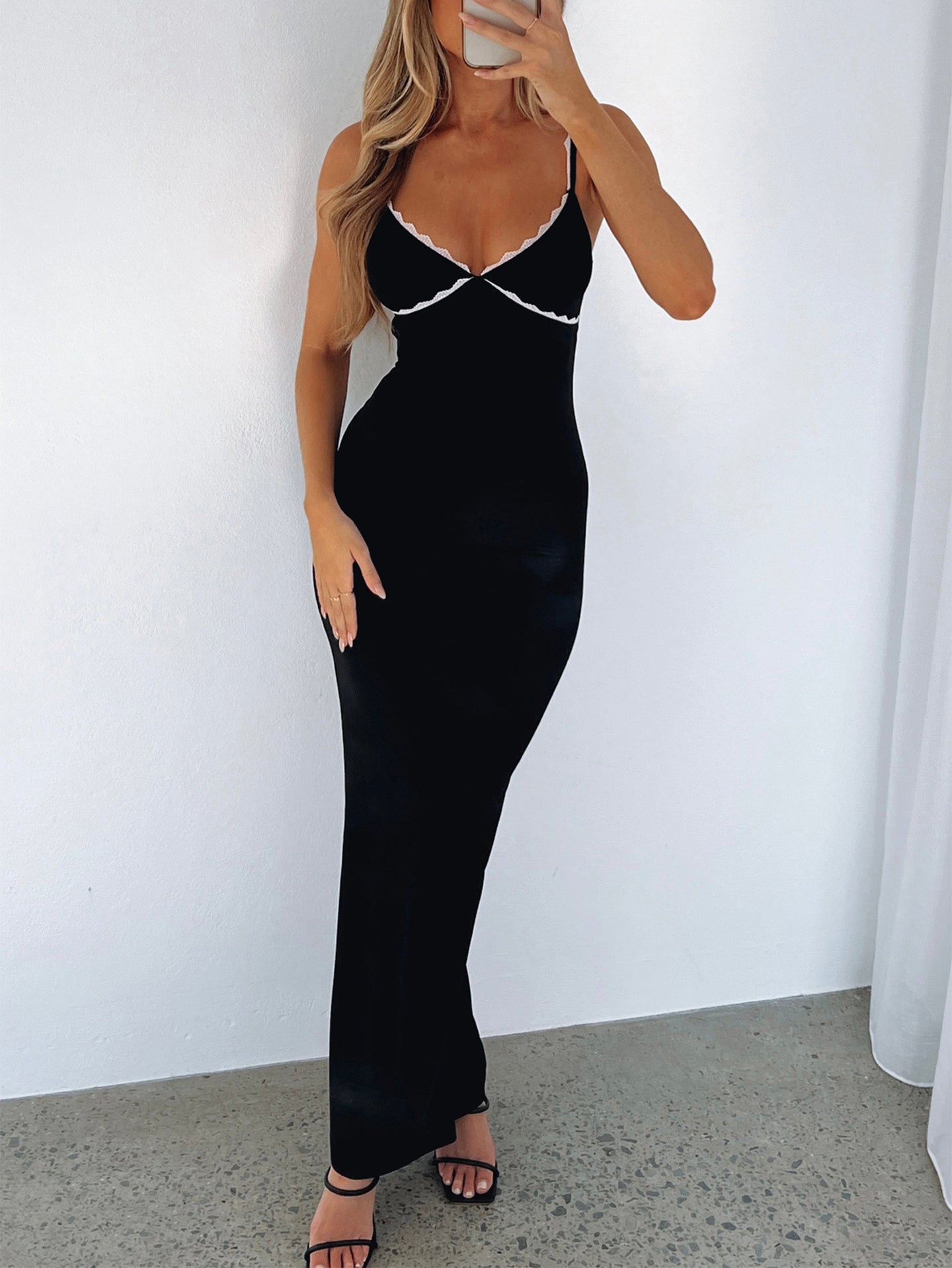 Women Solid Applique Bodycon Maxi Dress