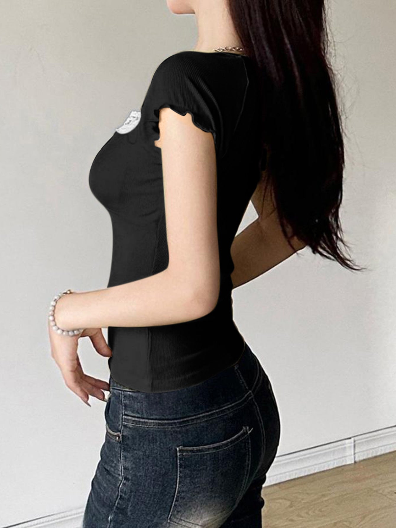 Women Solid Scoop Neck Fitted Top