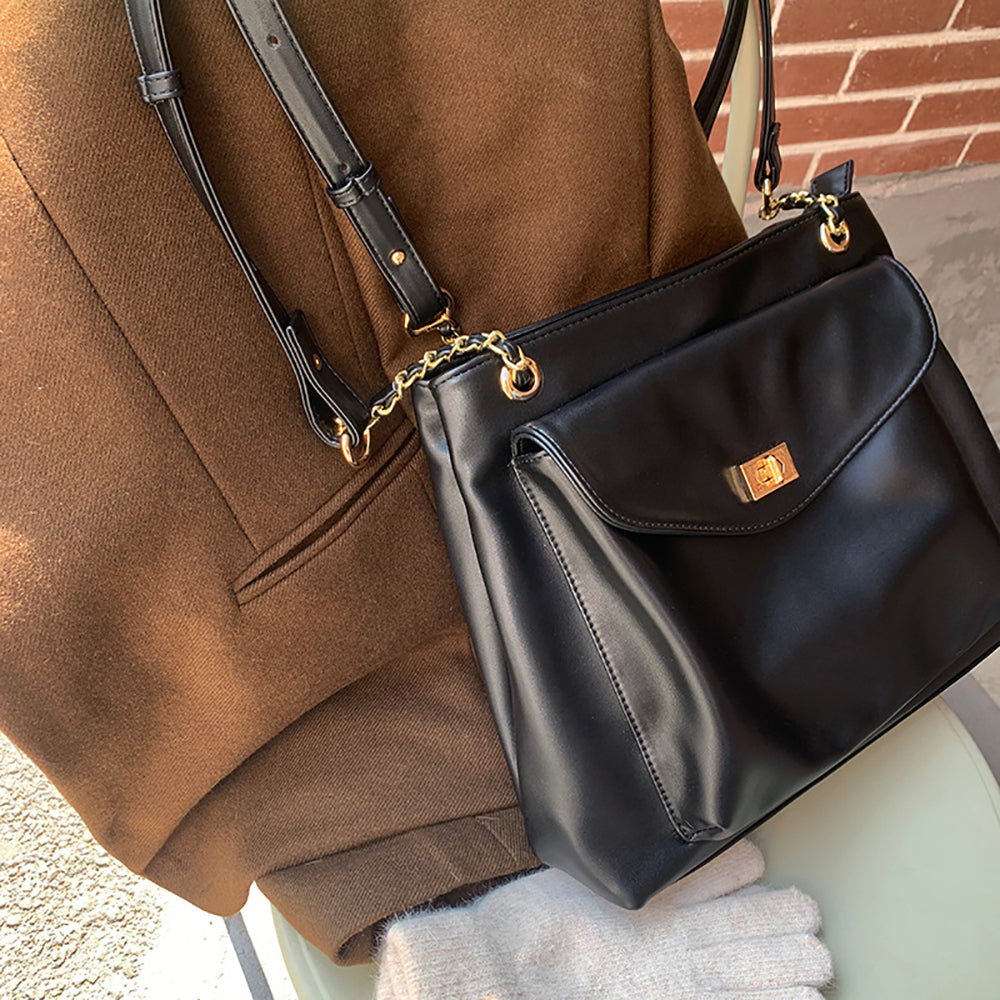 Structured Handheld Bag with Quilted