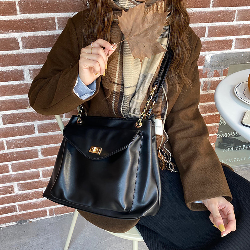 Structured Handheld Bag with Quilted