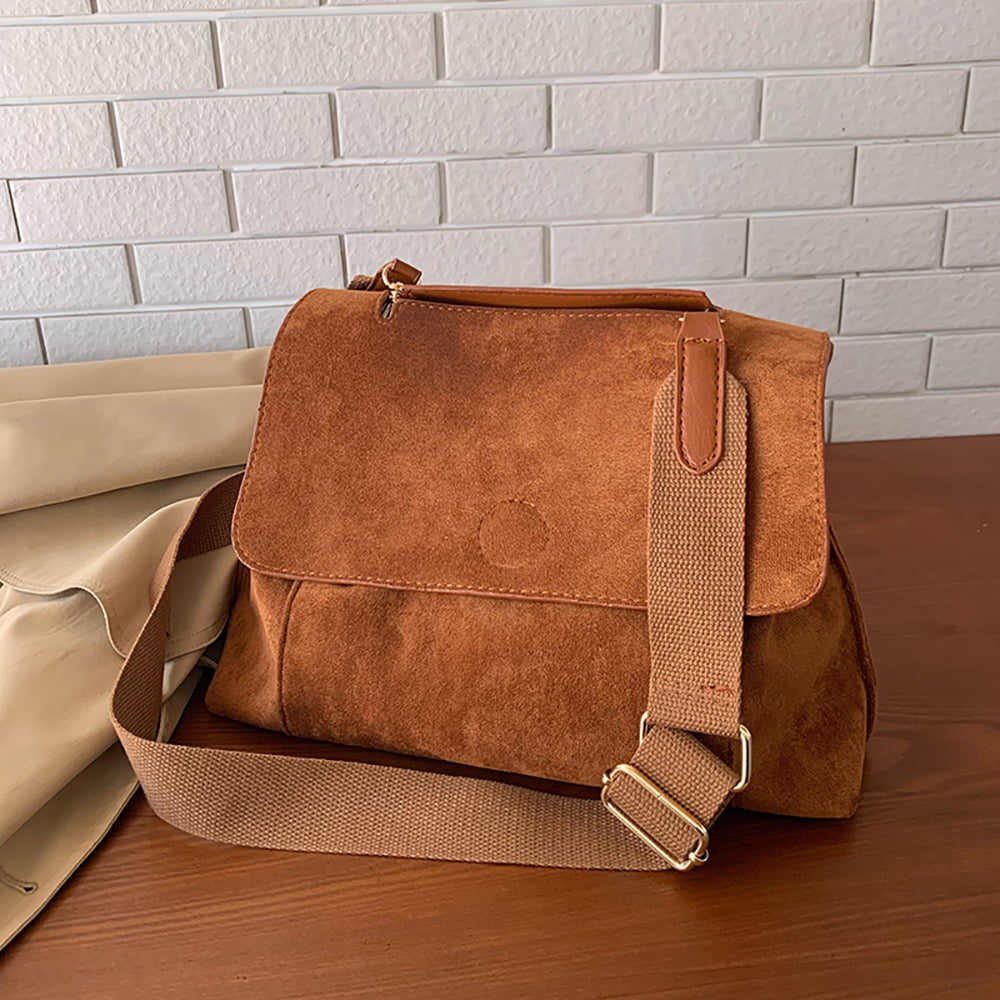 Structured Handheld Bag with Applique